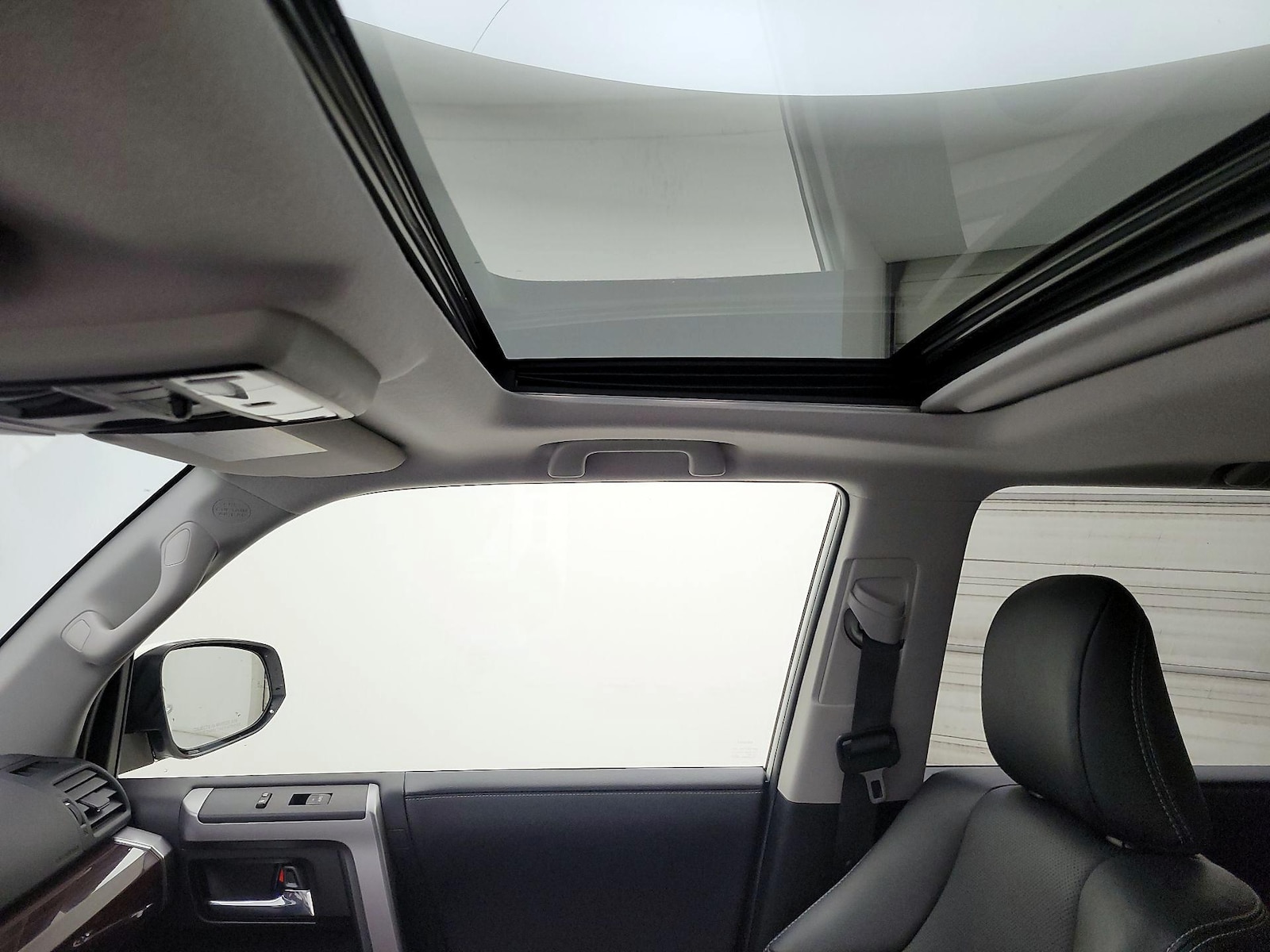 Sunroof(s) & Overhead Airbags