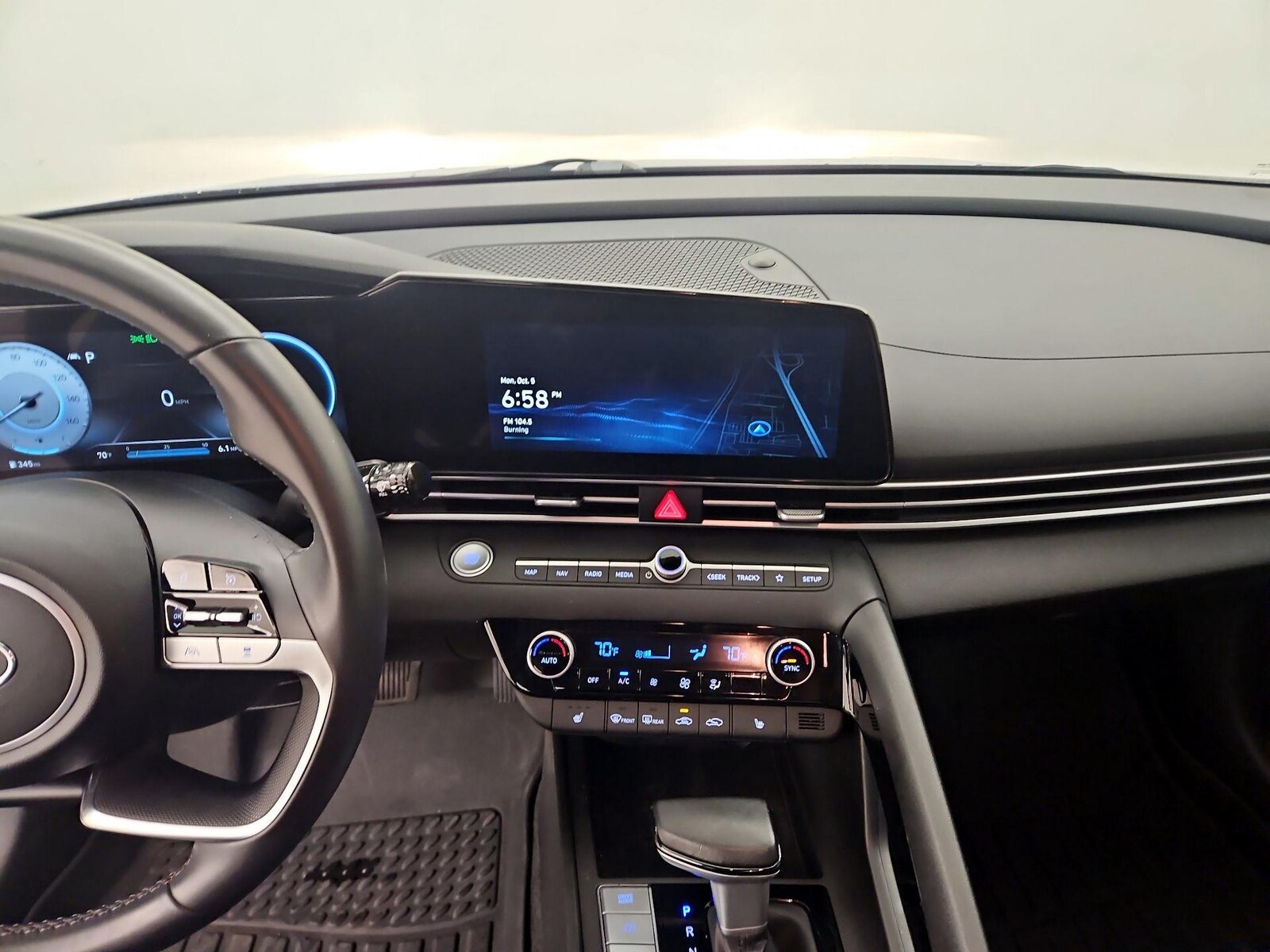 Apple CarPlay® & Android Auto™