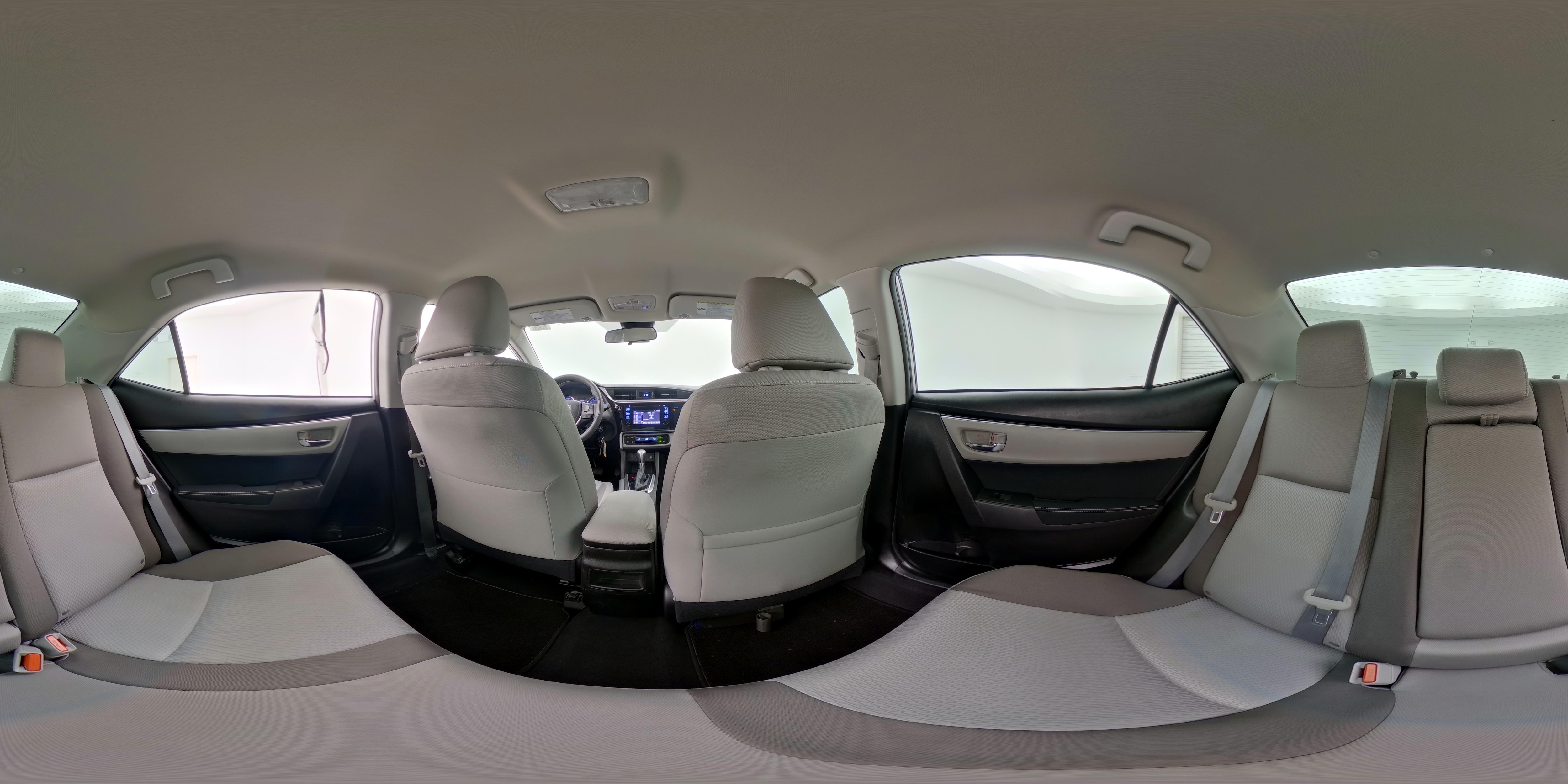 2018 Toyota Corolla LE - Photo 25