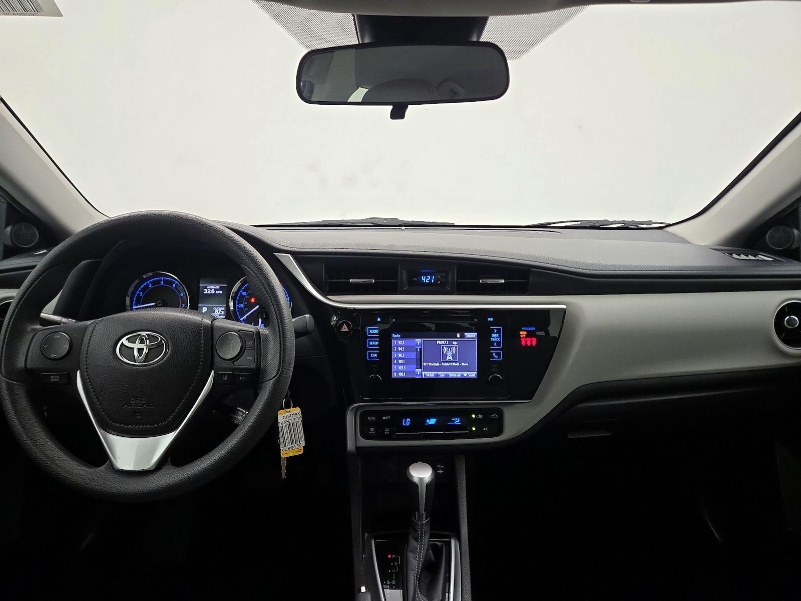 2018 Toyota Corolla LE - Photo 10