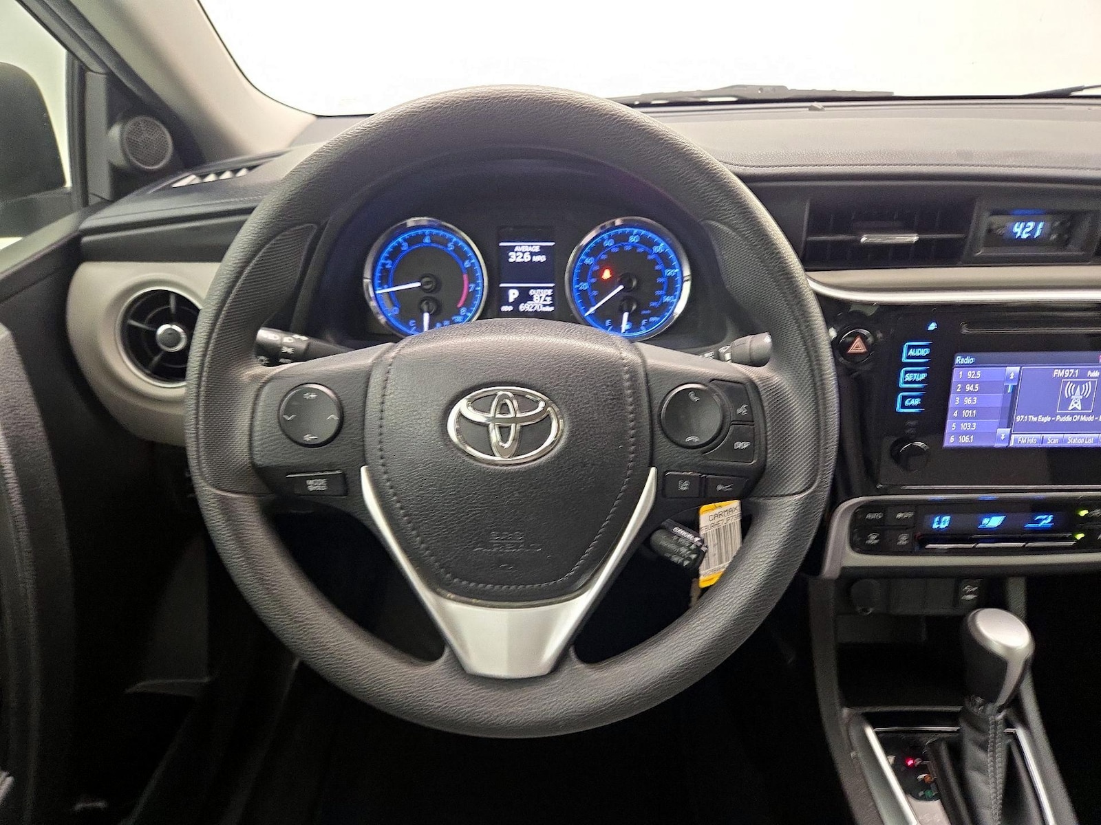 2018 Toyota Corolla LE - Photo 11