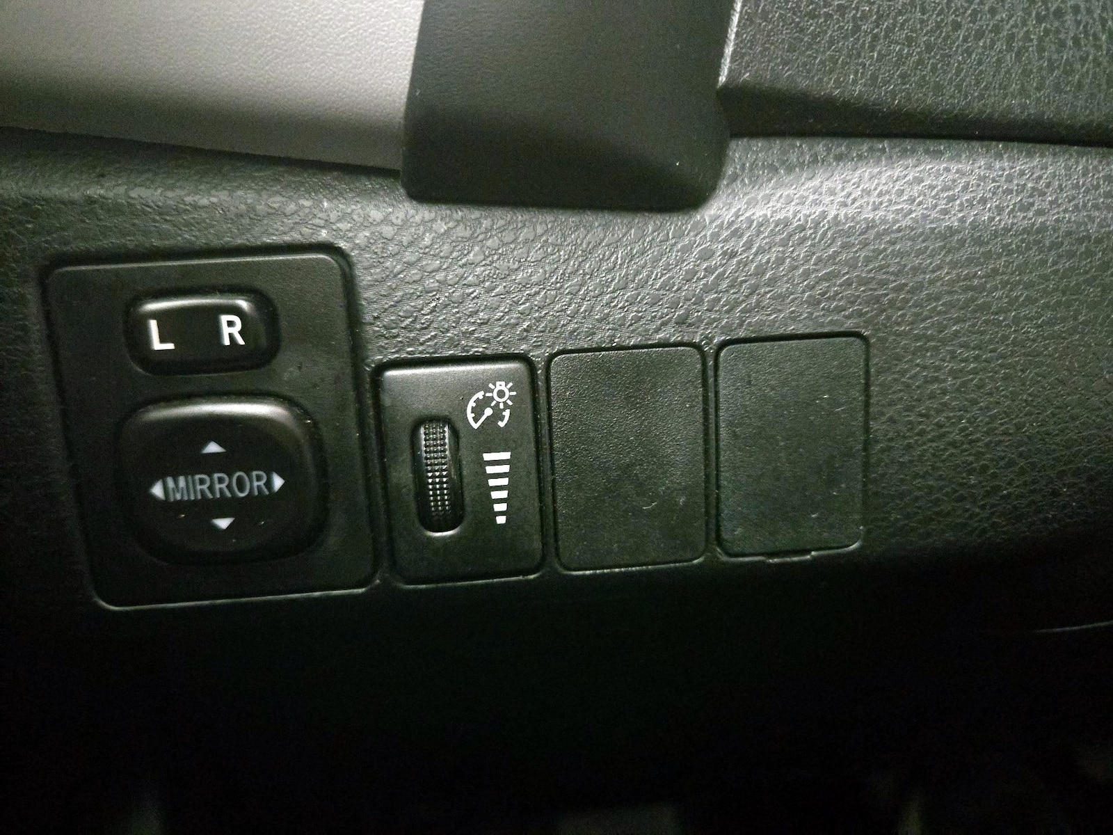 2018 Toyota Corolla LE - Photo 14