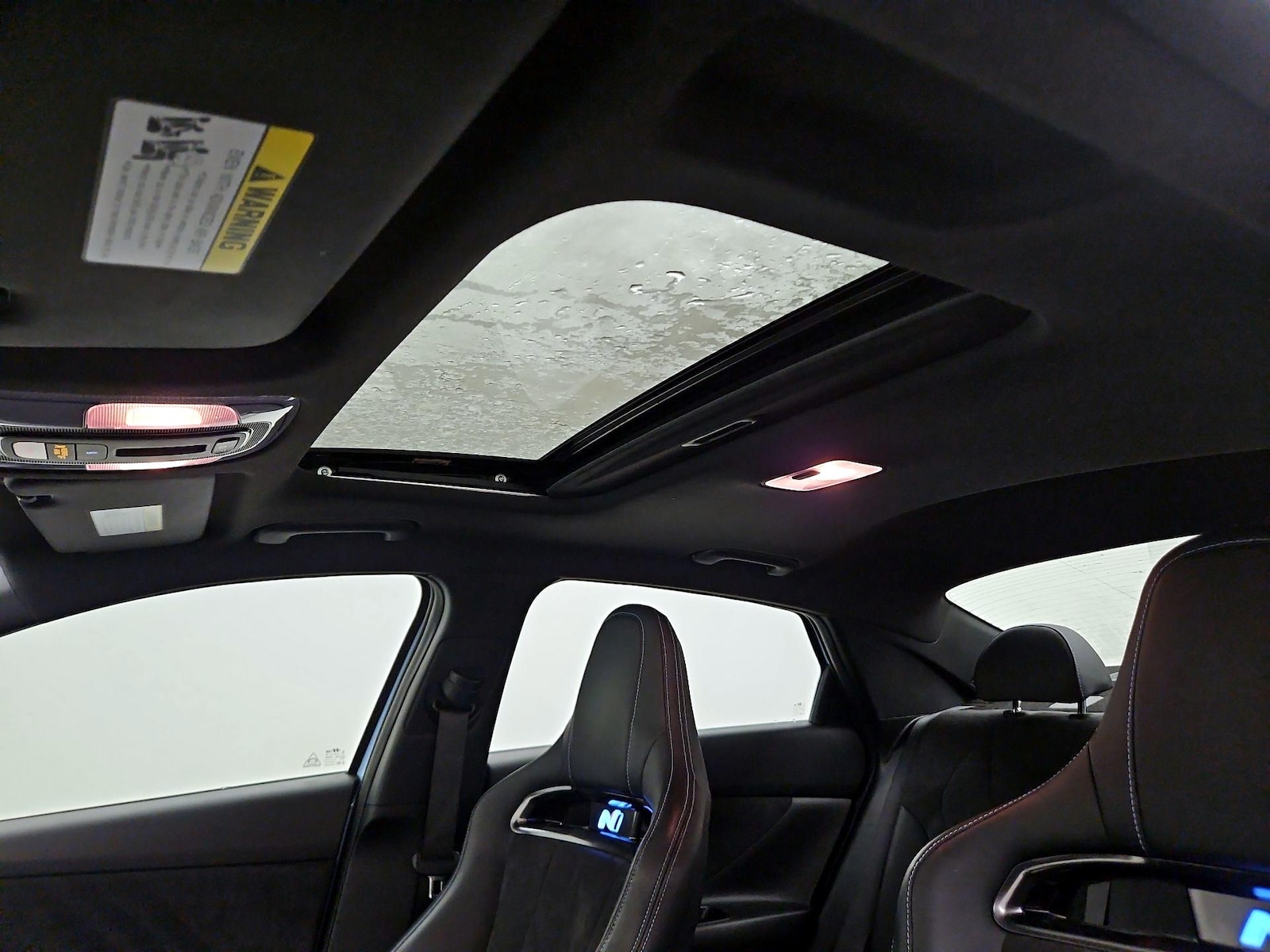 Sunroof(s) & Overhead Airbags