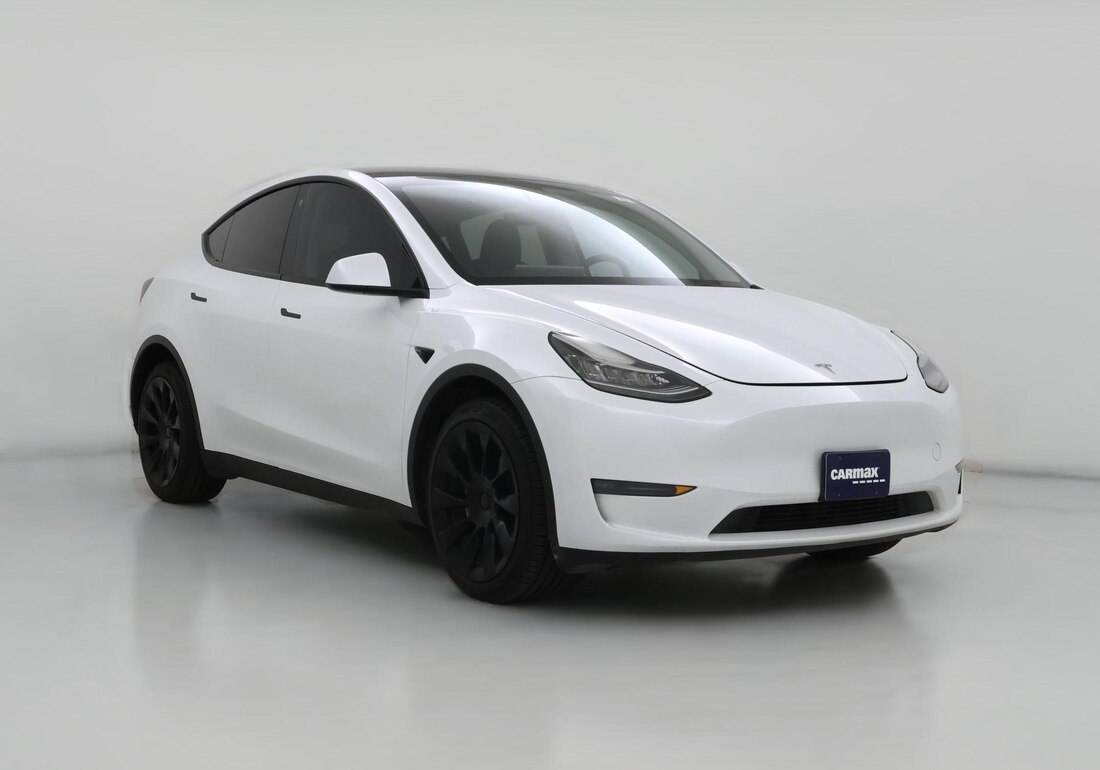 2023 Tesla Model Y Long Range All-Wheel Drive in White — CarMax photo