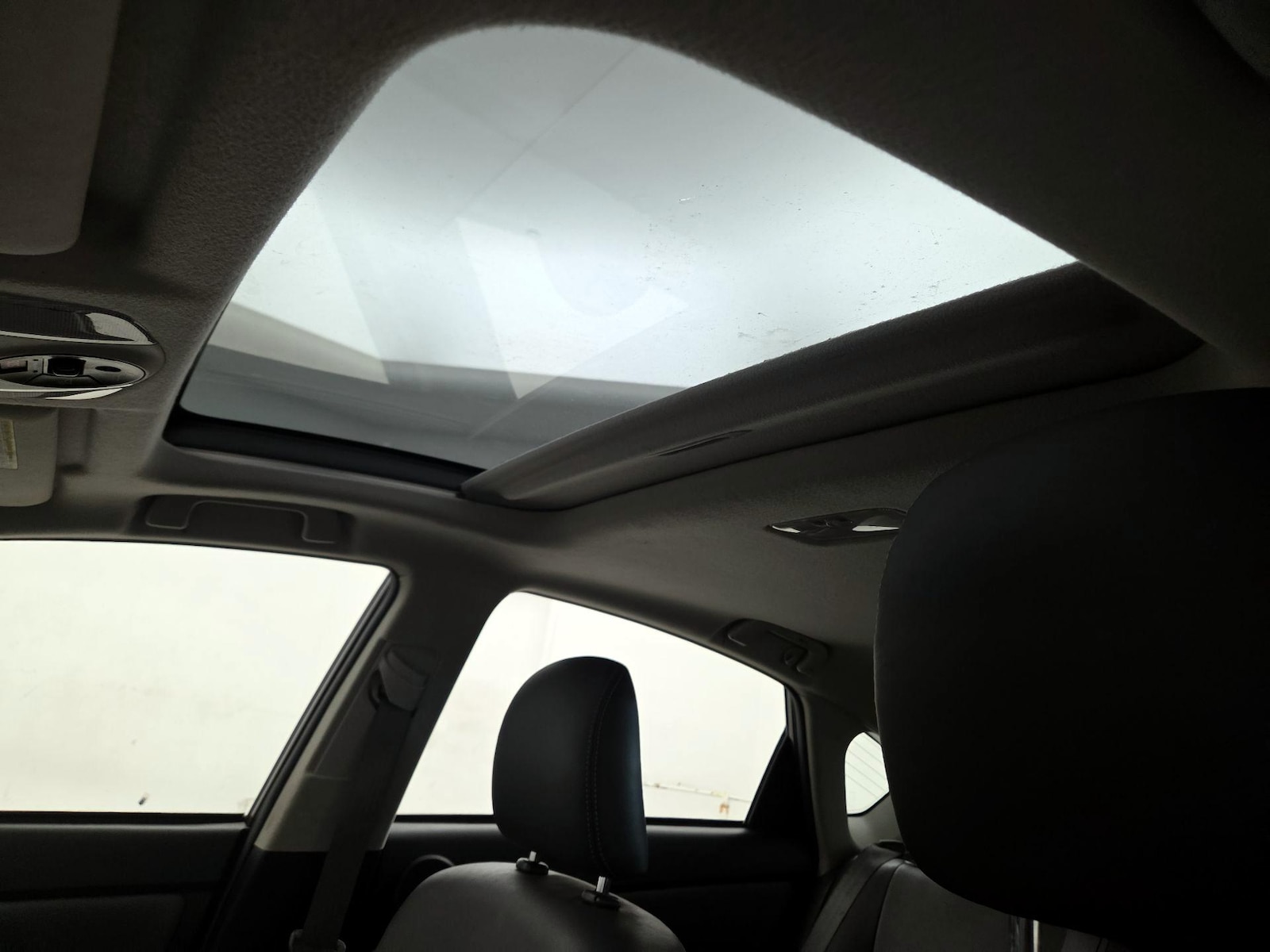 Sunroof(s) & Overhead Airbags