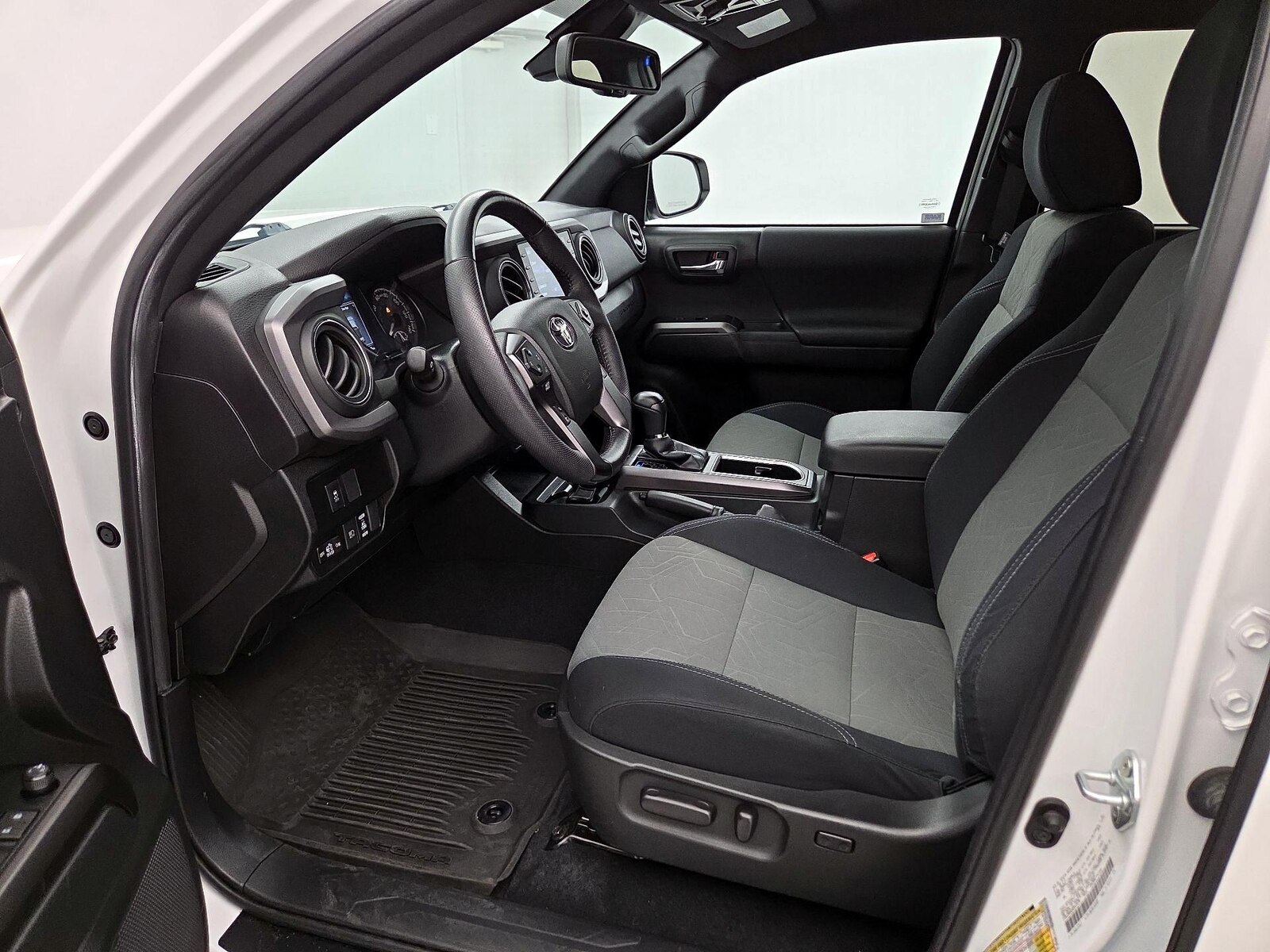 Power Seat(s) & Side Airbags