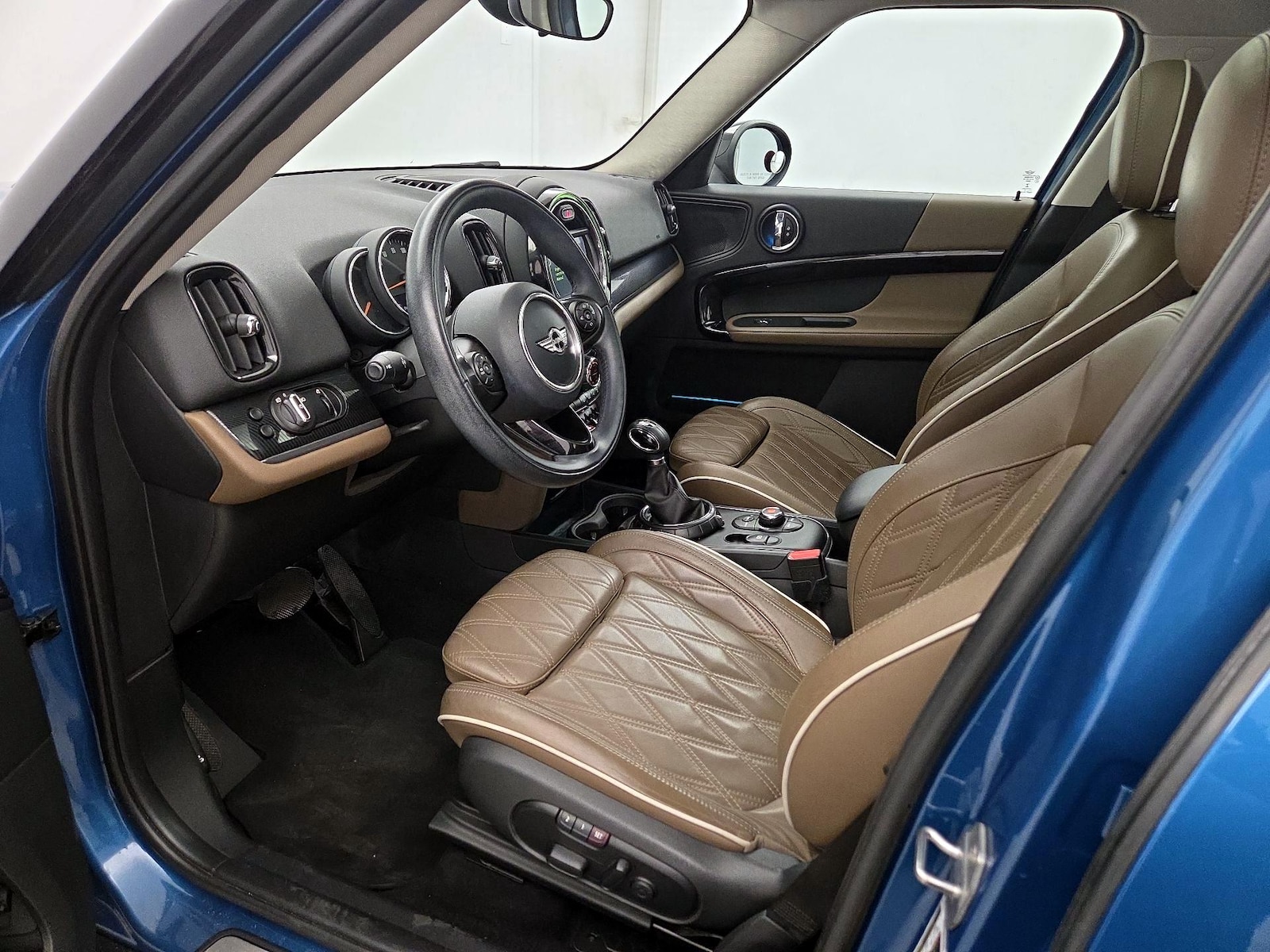 Power Seat(s) & Leather Seats