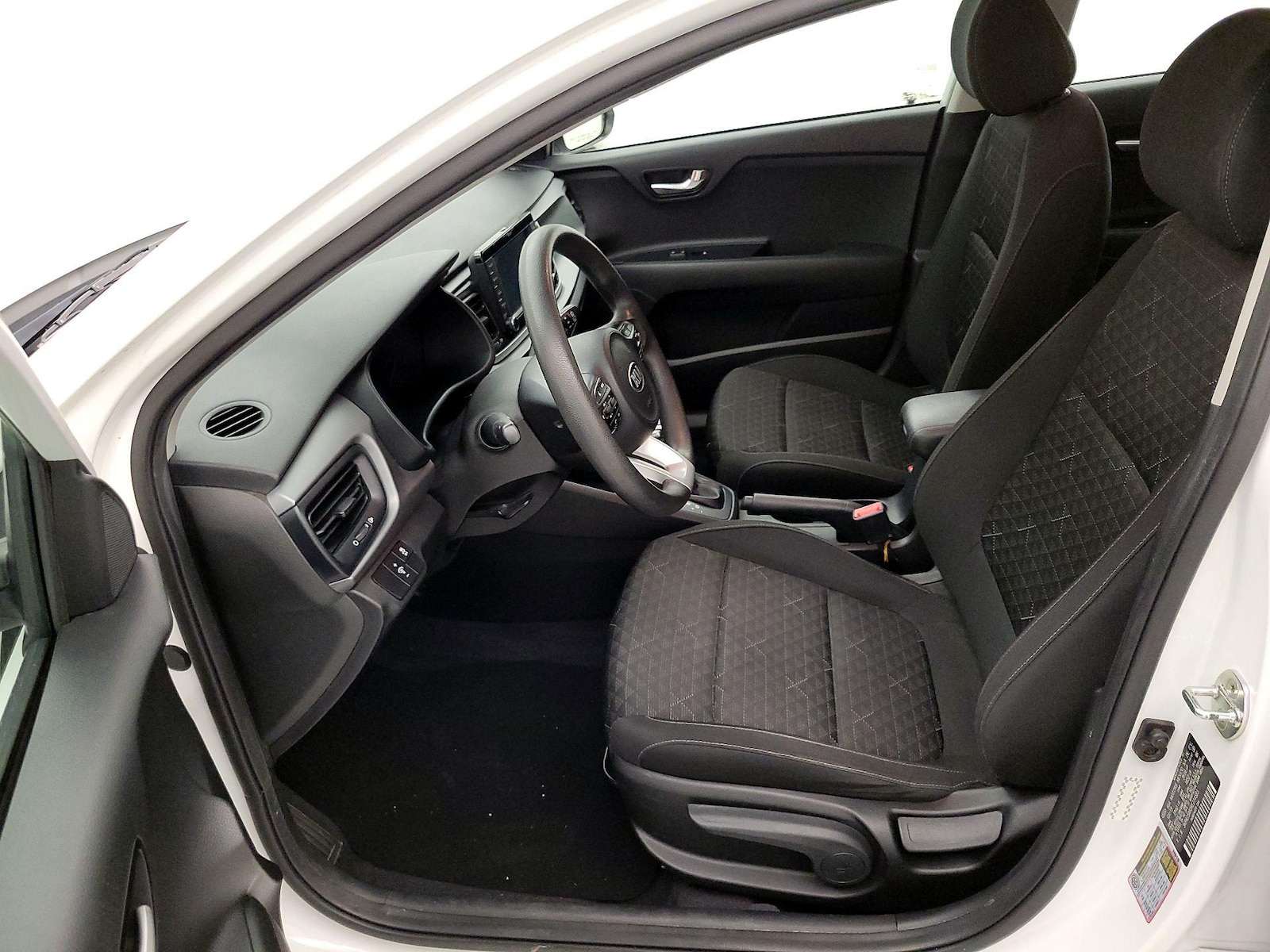 2019 Kia Rio 5-Door S - Photo 12