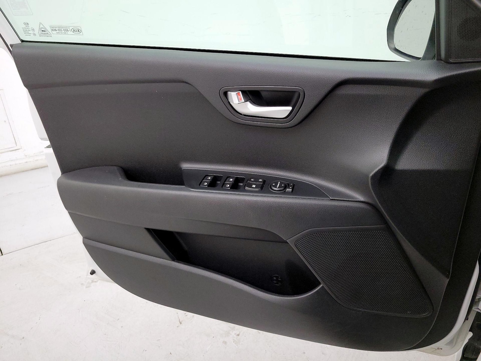 2019 Kia Rio 5-Door S - Photo 13