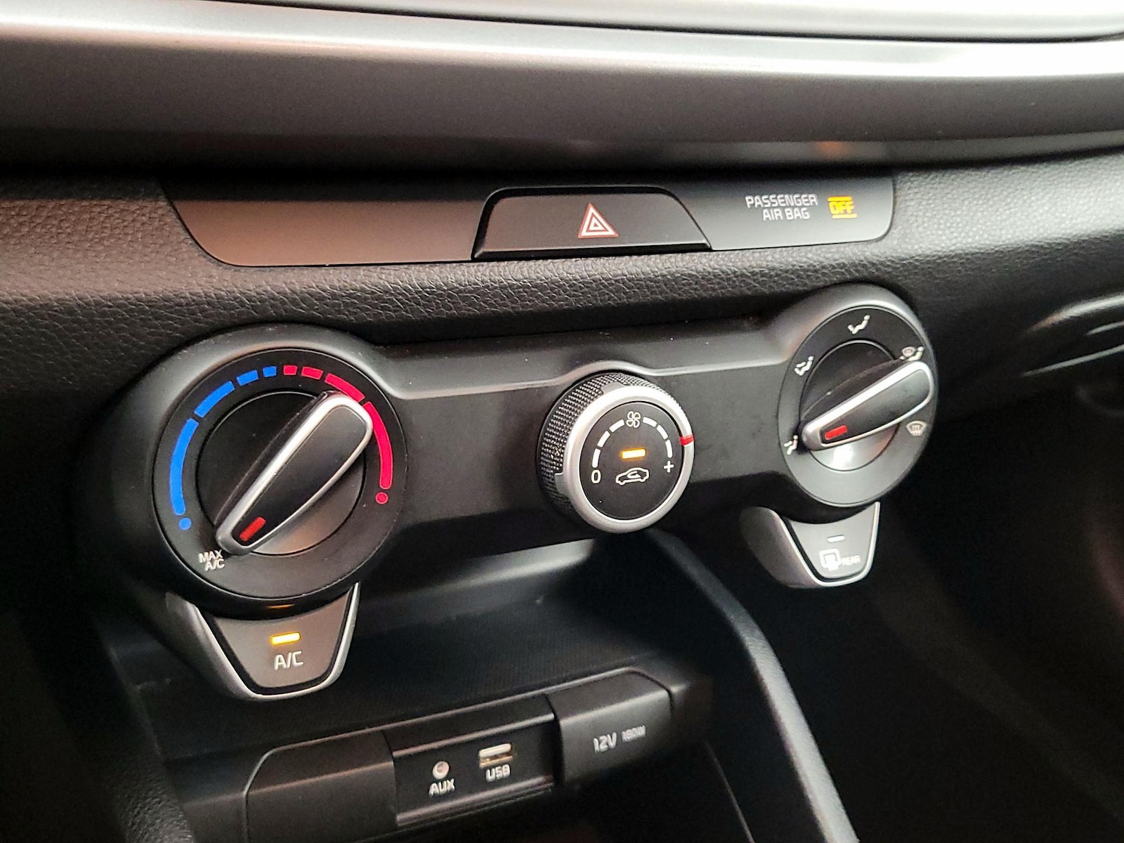 2019 Kia Rio 5-Door S - Photo 17