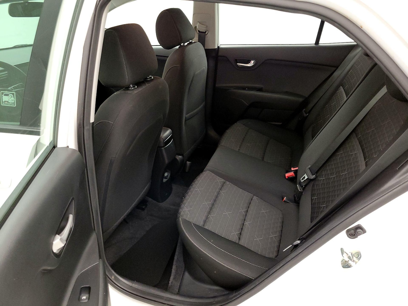 2019 Kia Rio 5-Door S - Photo 19