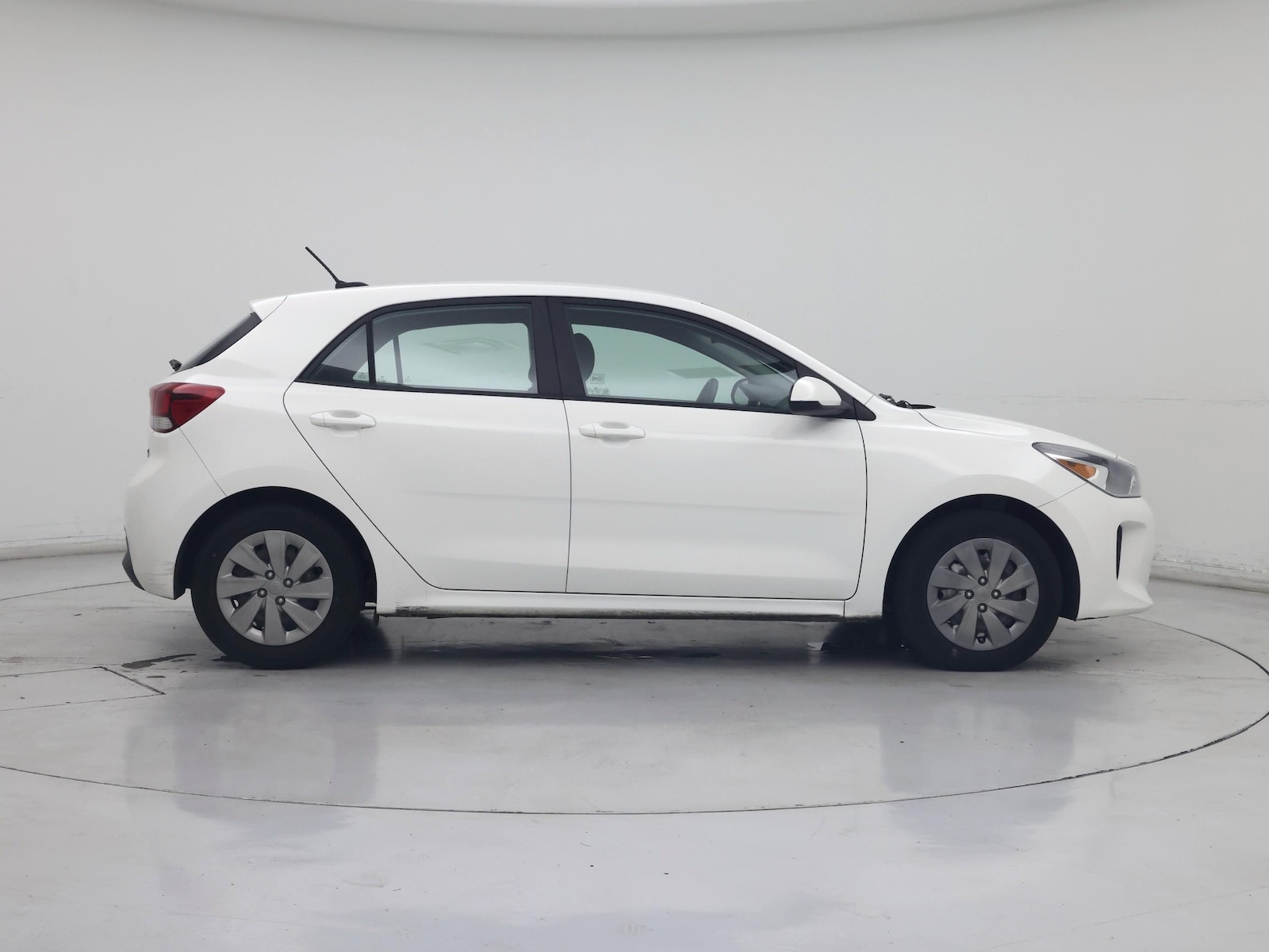 2019 Kia Rio 5-Door S - Photo 8