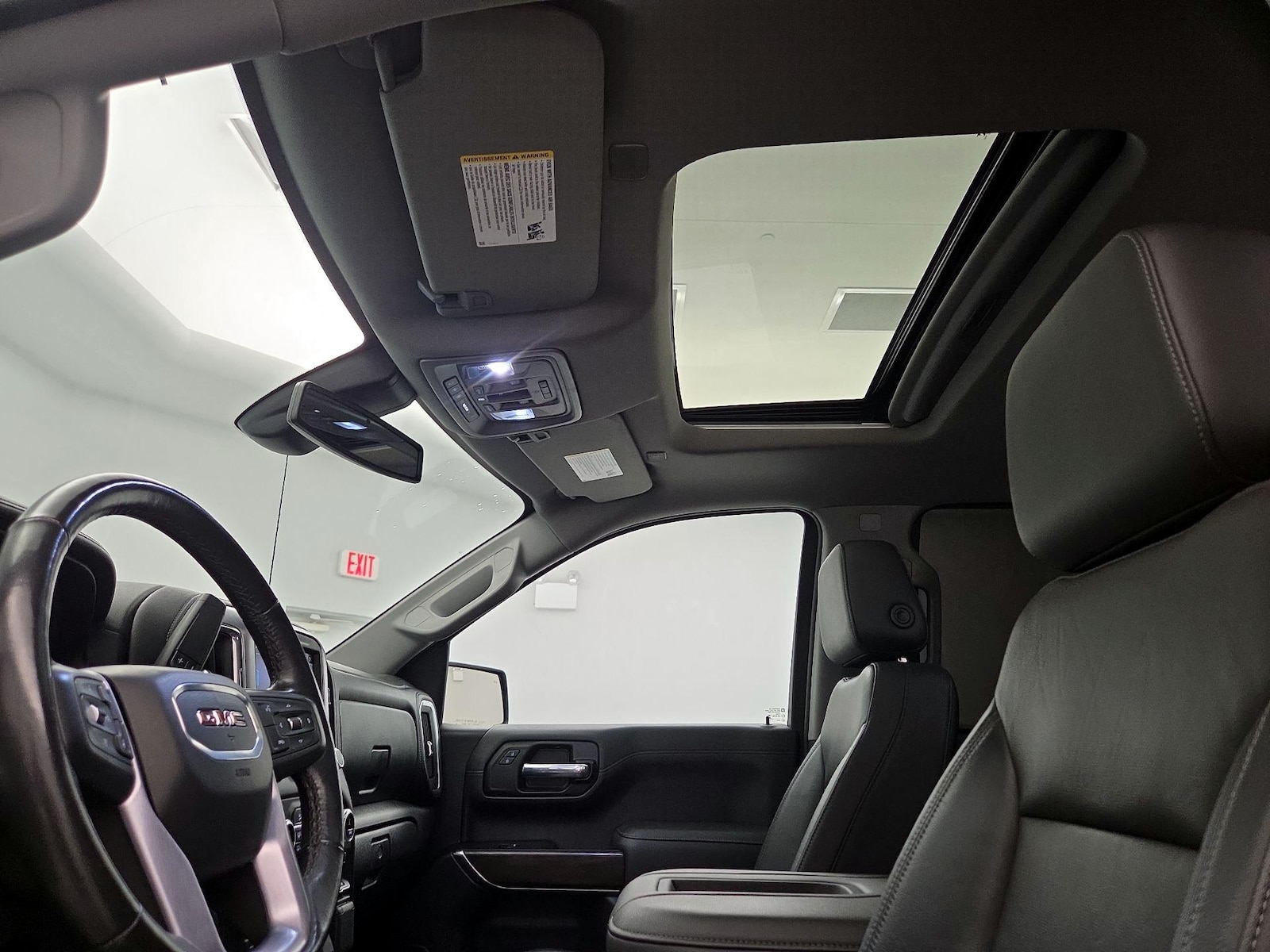 Sunroof(s) & Overhead Airbags
