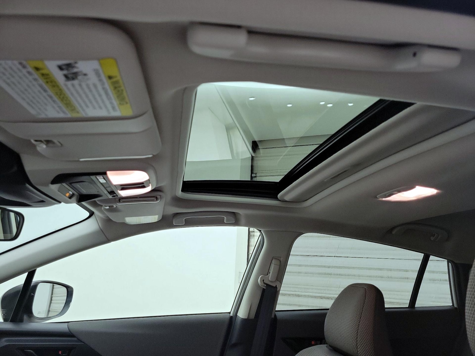 Sunroof(s) & Overhead Airbags