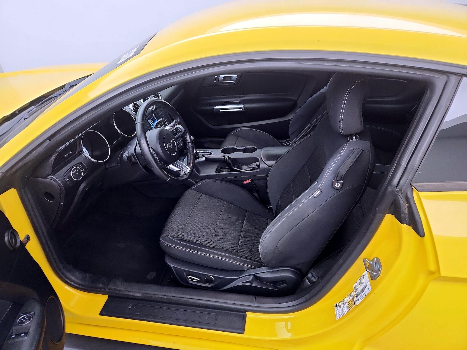 Power Seat(s) & Side Airbags