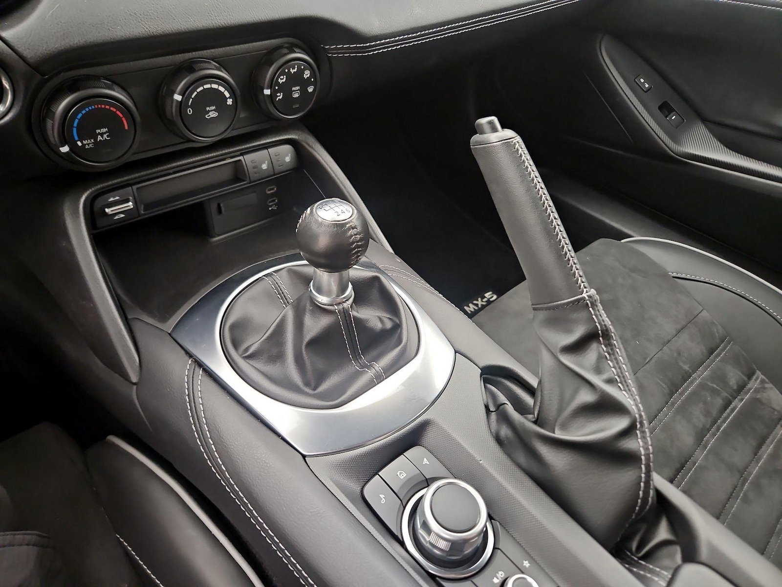 2024 Mazda MX-5 Miata RF Club - Photo 16