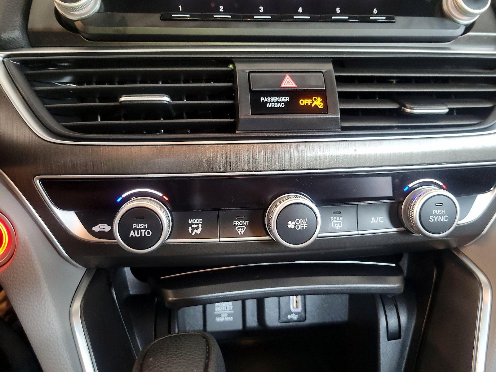 2018 Honda Accord LX - Photo 17