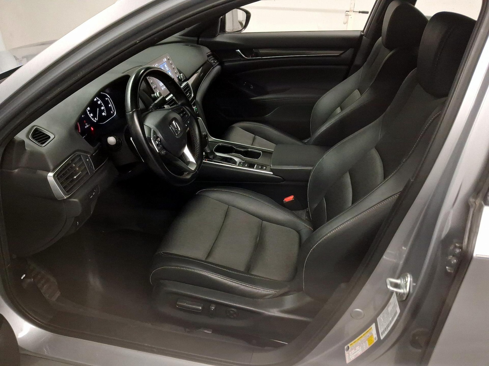 Power Seat(s) & Side Airbags