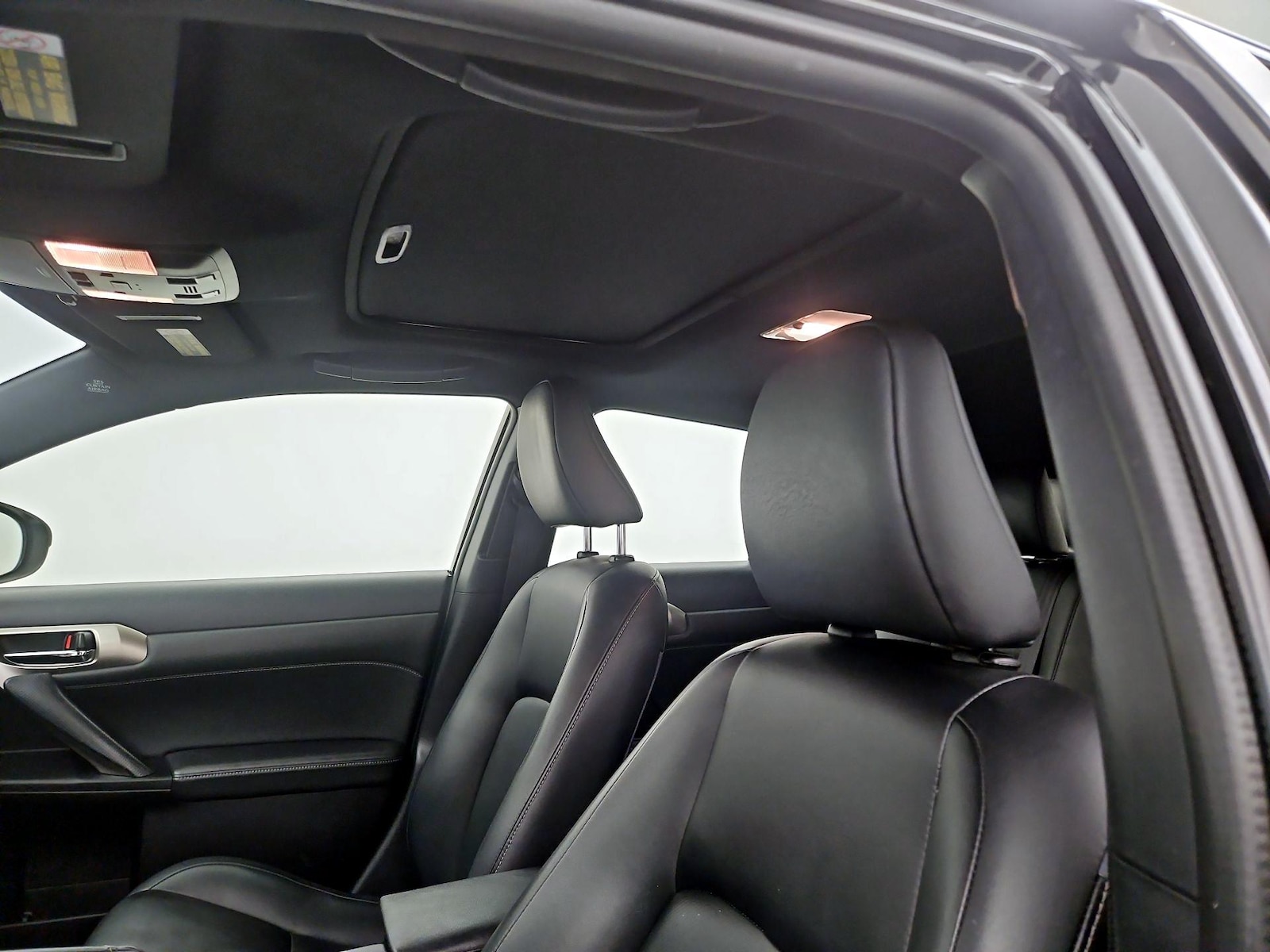 Sunroof(s) & Overhead Airbags