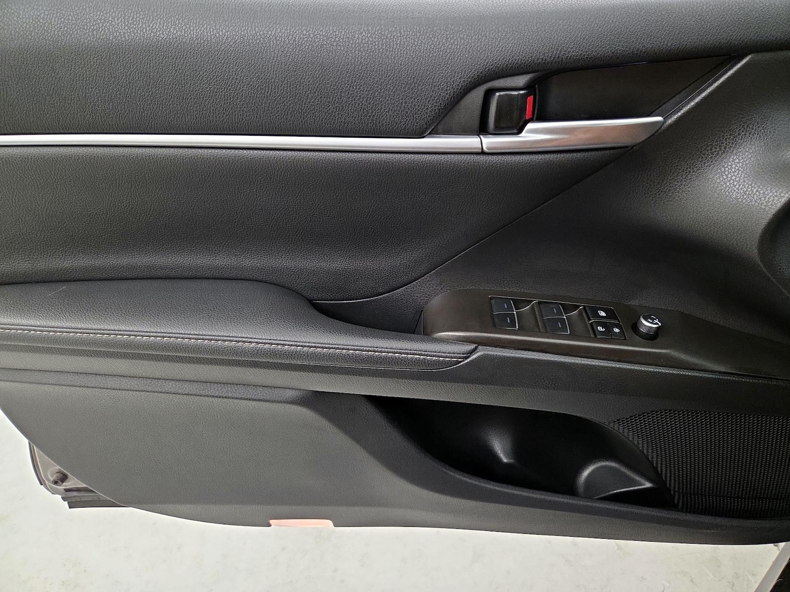 2023 Toyota Camry XSE - Photo 13