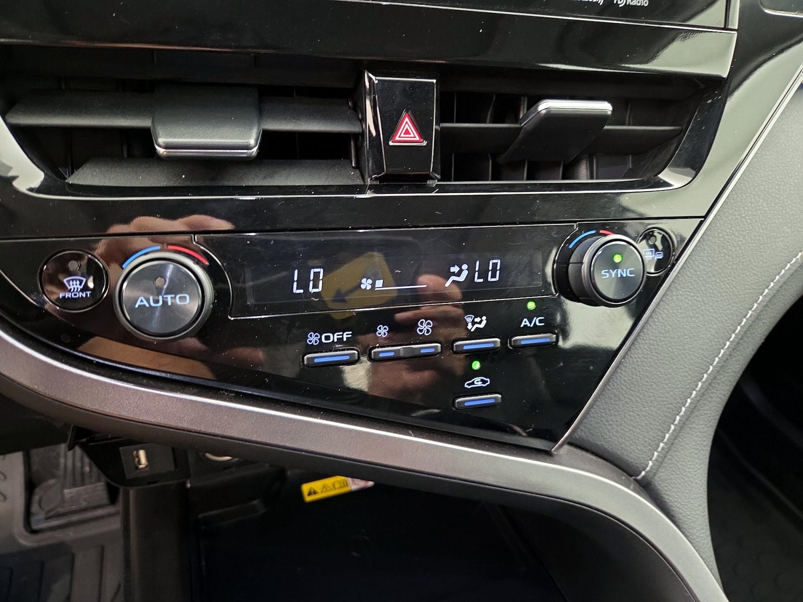 2023 Toyota Camry XSE - Photo 18