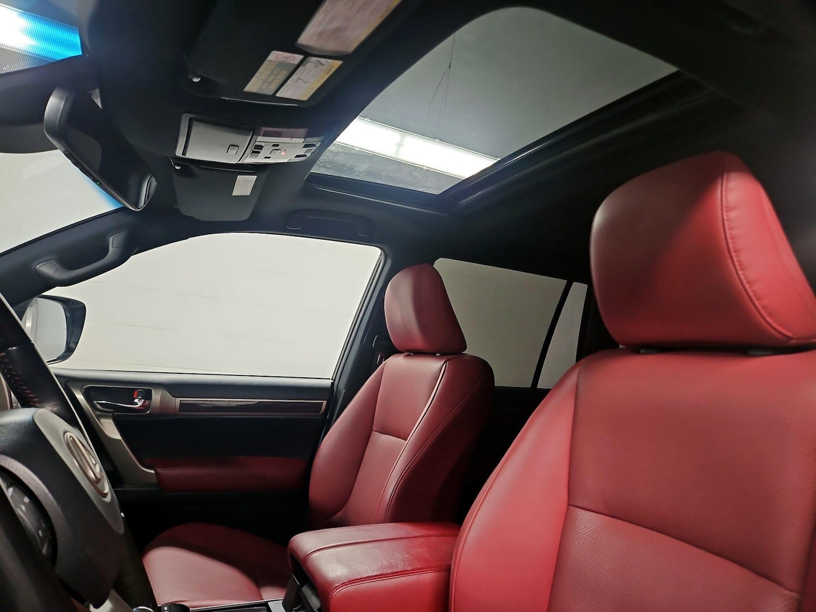 Sunroof(s) & Overhead Airbags