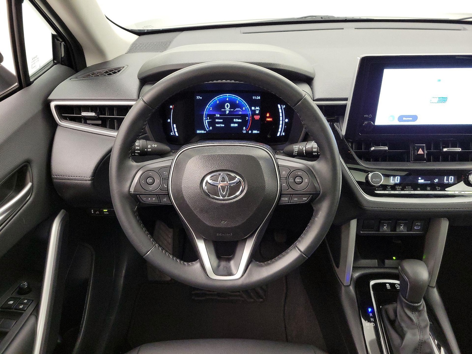 2024 Toyota Corolla Cross XLE - Photo 11