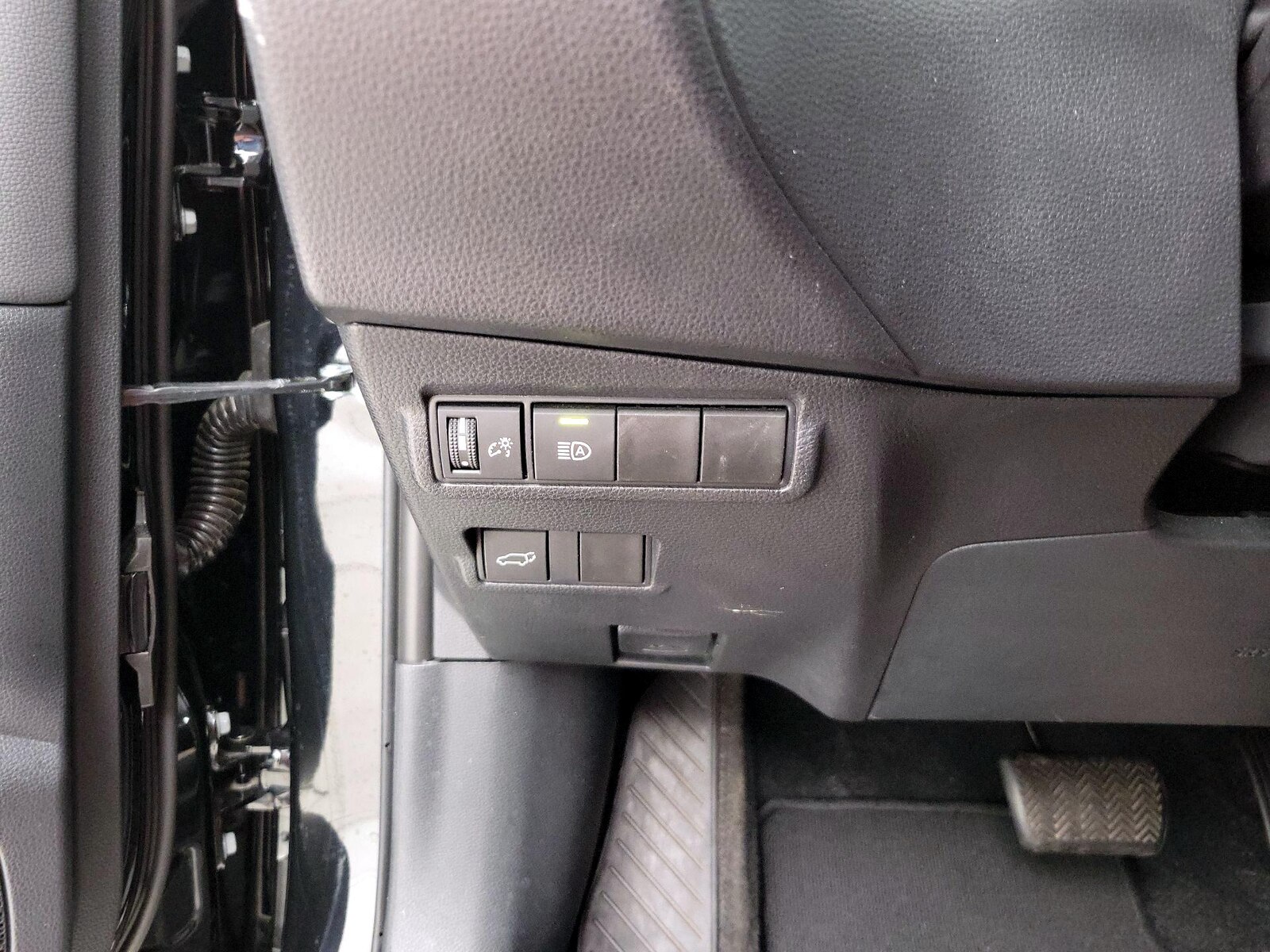 2024 Toyota Corolla Cross XLE - Photo 14