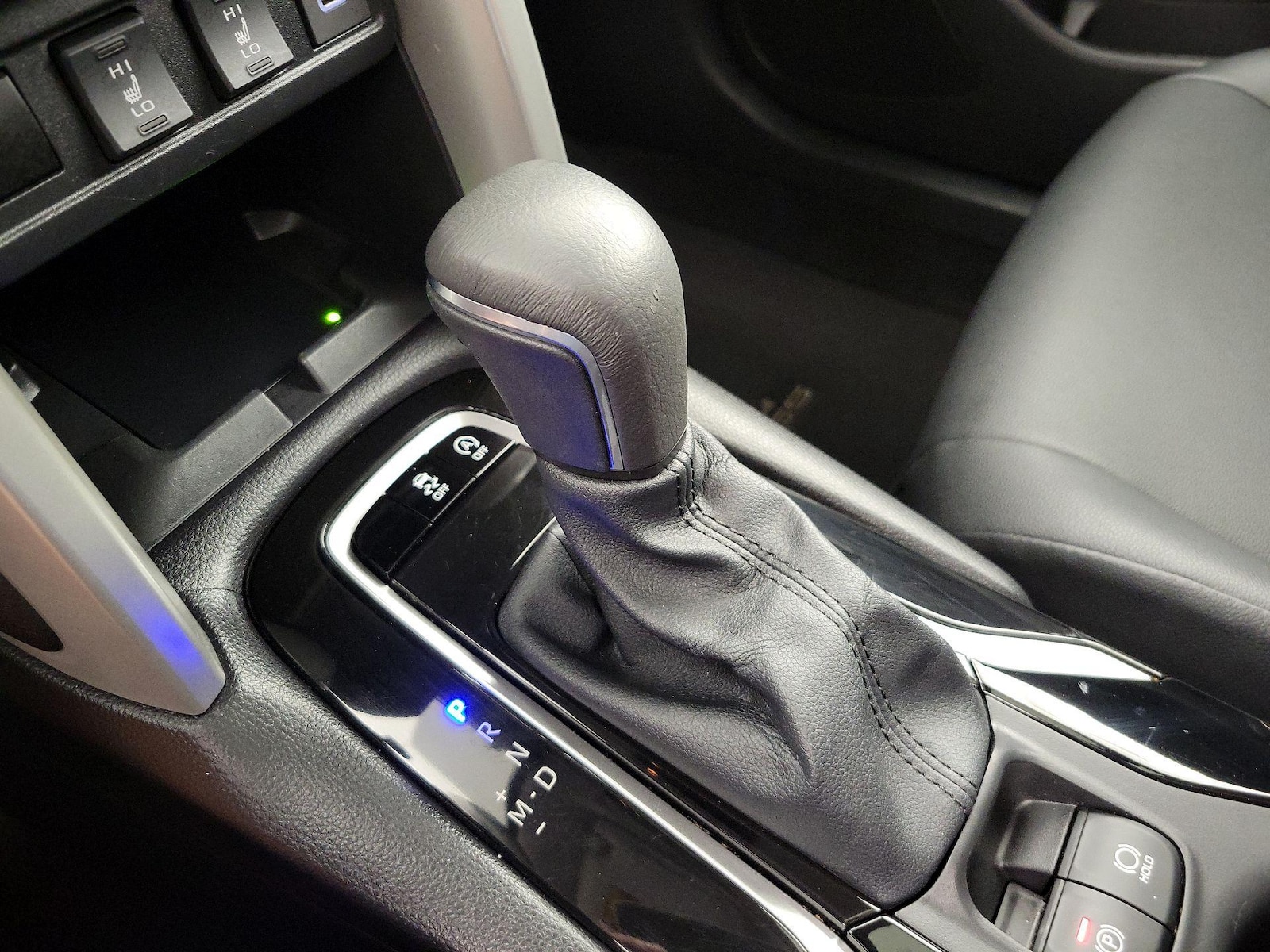 2024 Toyota Corolla Cross XLE - Photo 18