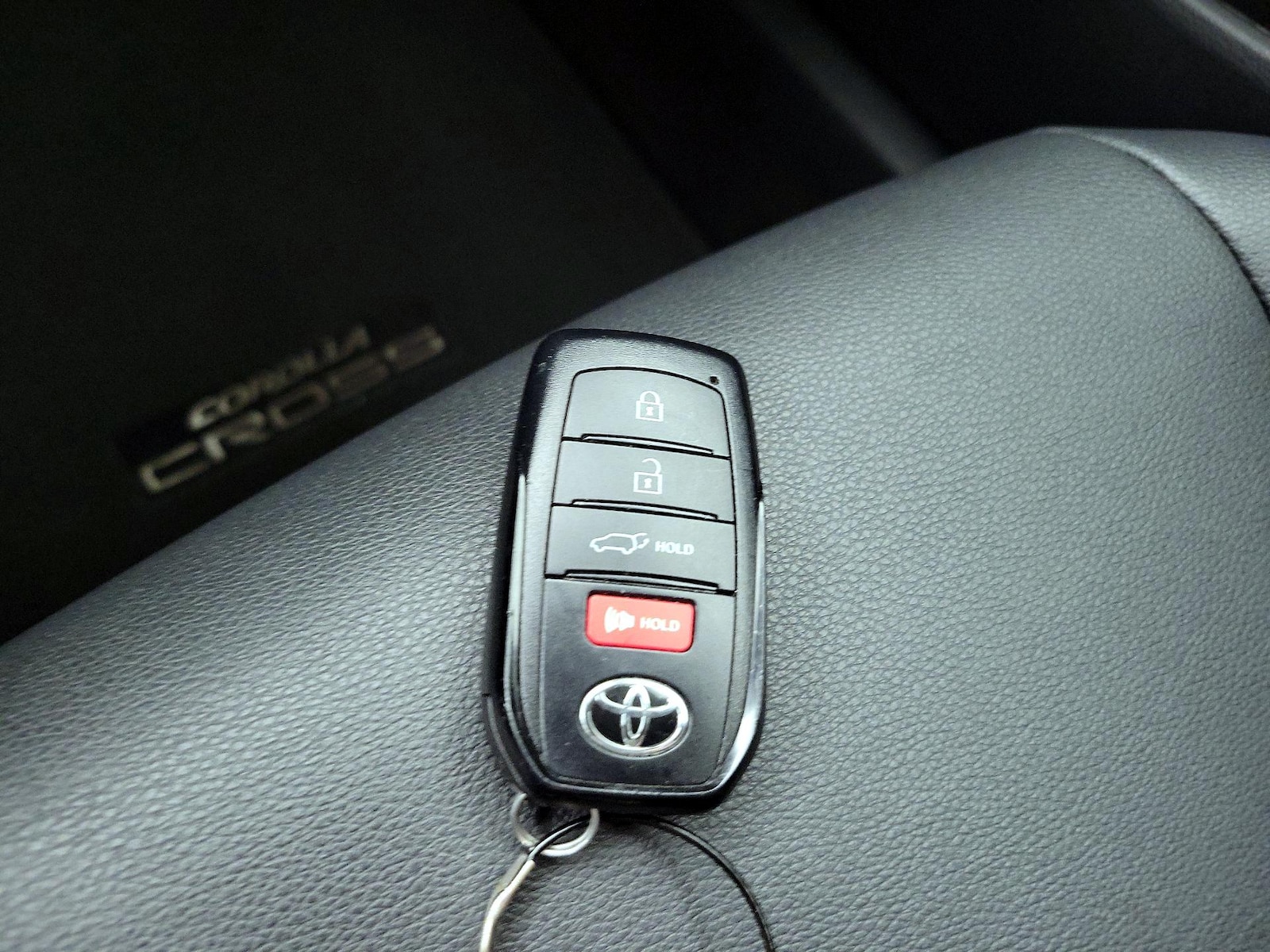 2024 Toyota Corolla Cross XLE - Photo 24