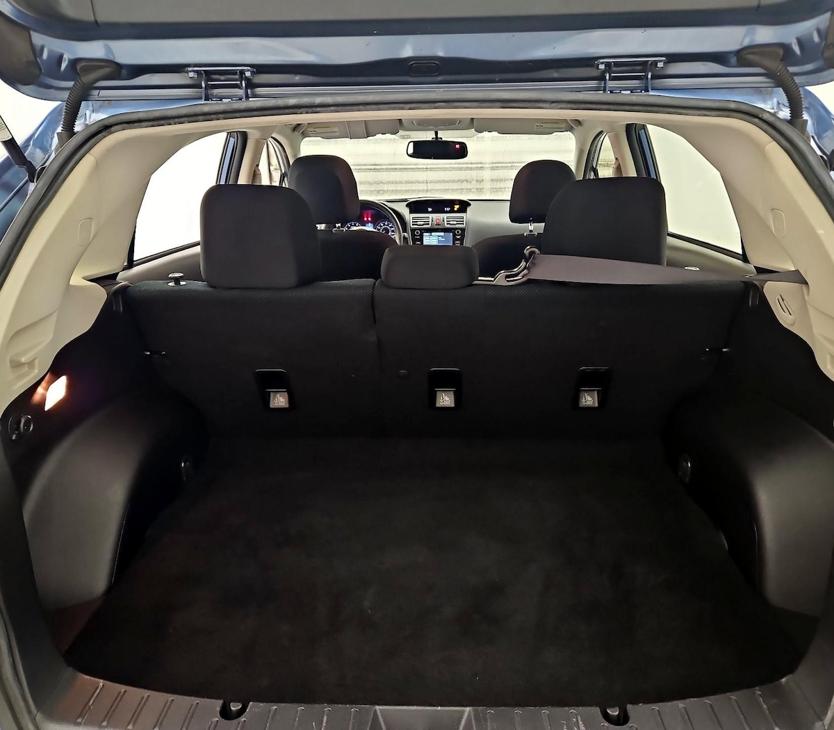 Trunk/Cargo (Seats Up)