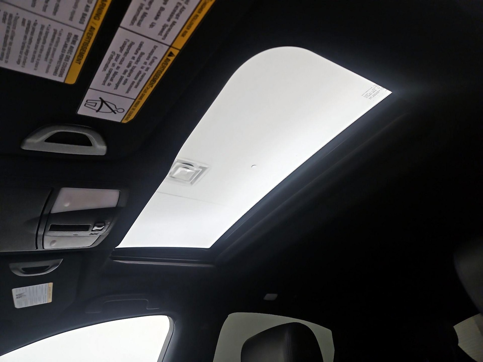 Sunroof(s) & Overhead Airbags