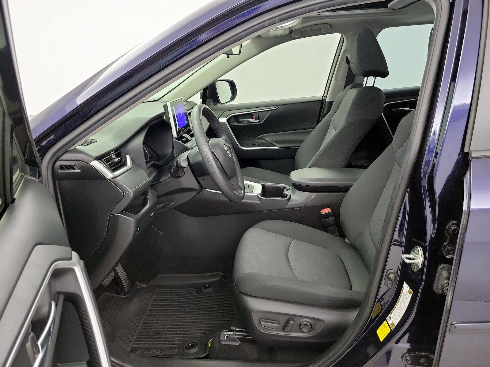 2023 Toyota RAV4 XLE - Photo 12