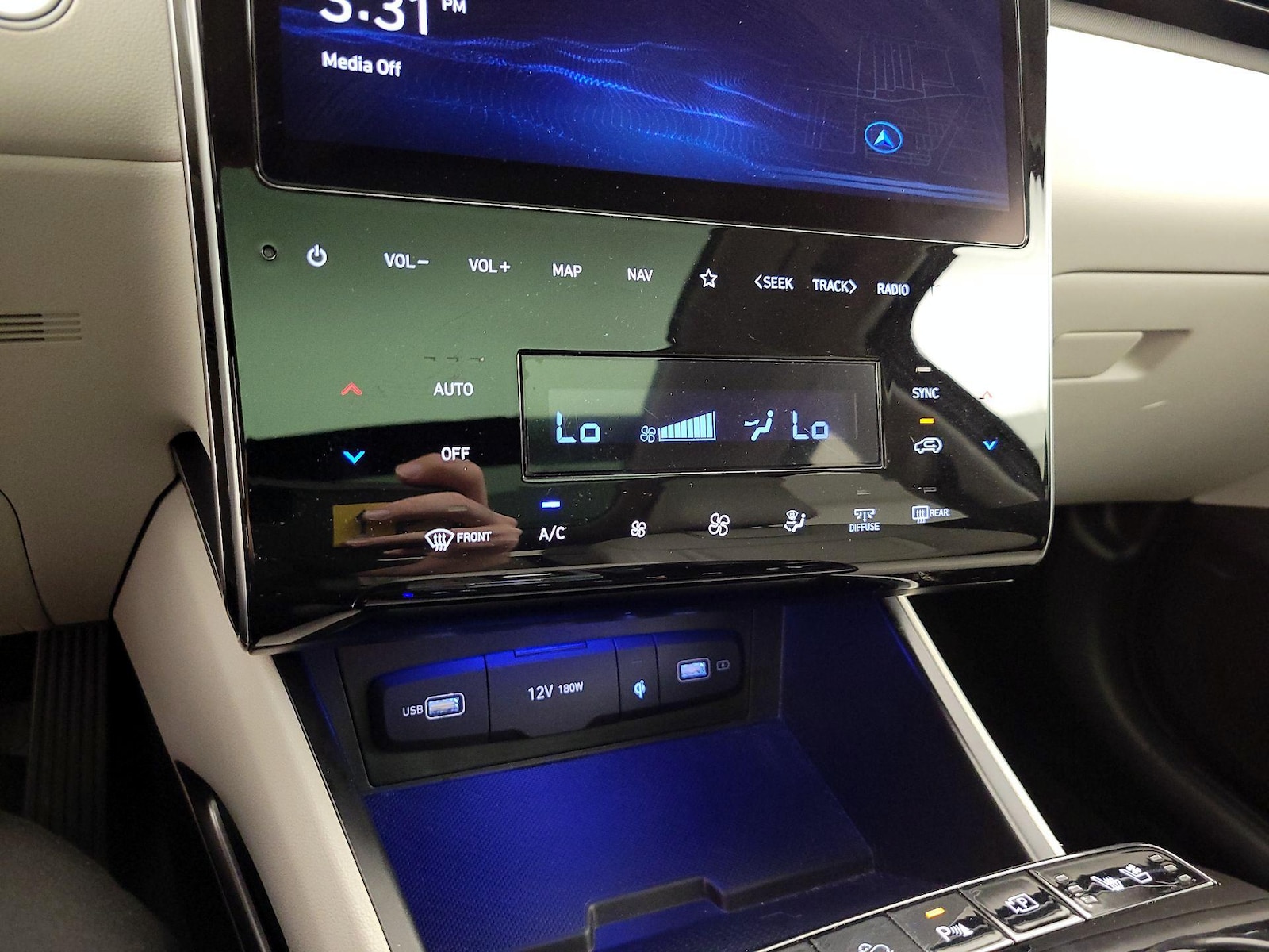 2023 Hyundai Tucson Limited - Photo 18