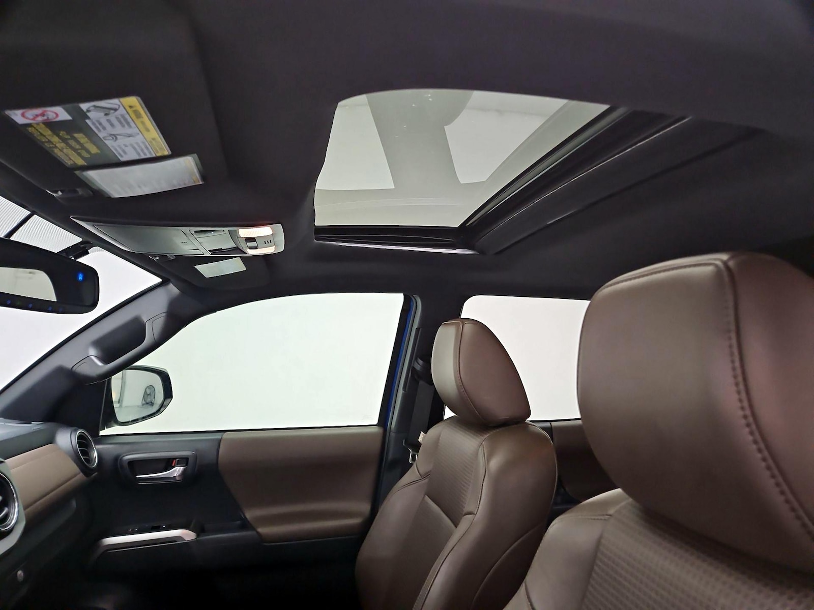 Sunroof(s) & Overhead Airbags