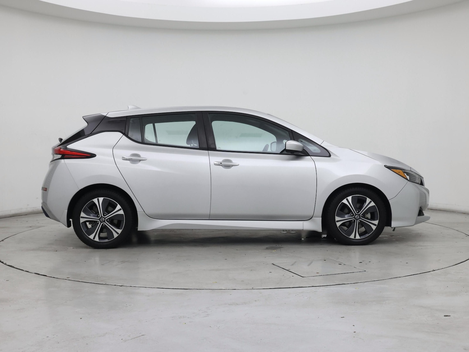 2021 Nissan Leaf SV - Photo 8