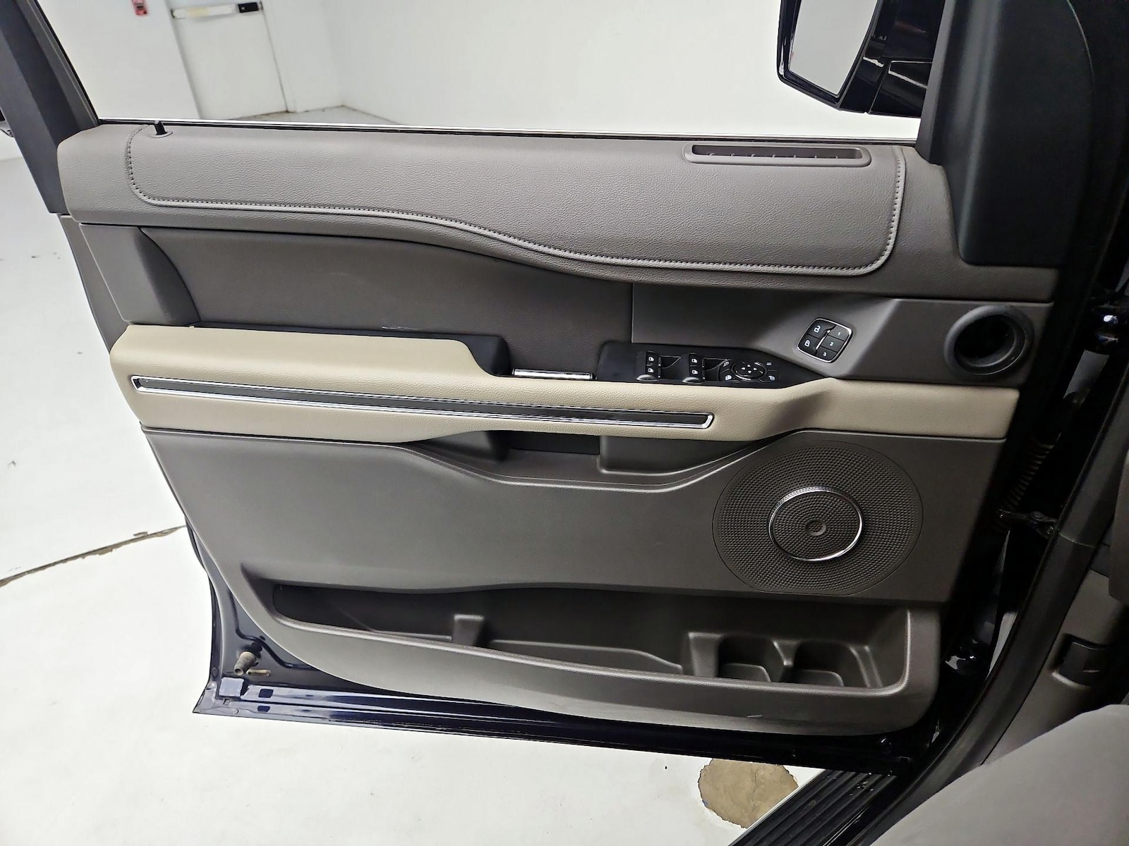 2021 Ford Expedition XLT - Photo 13