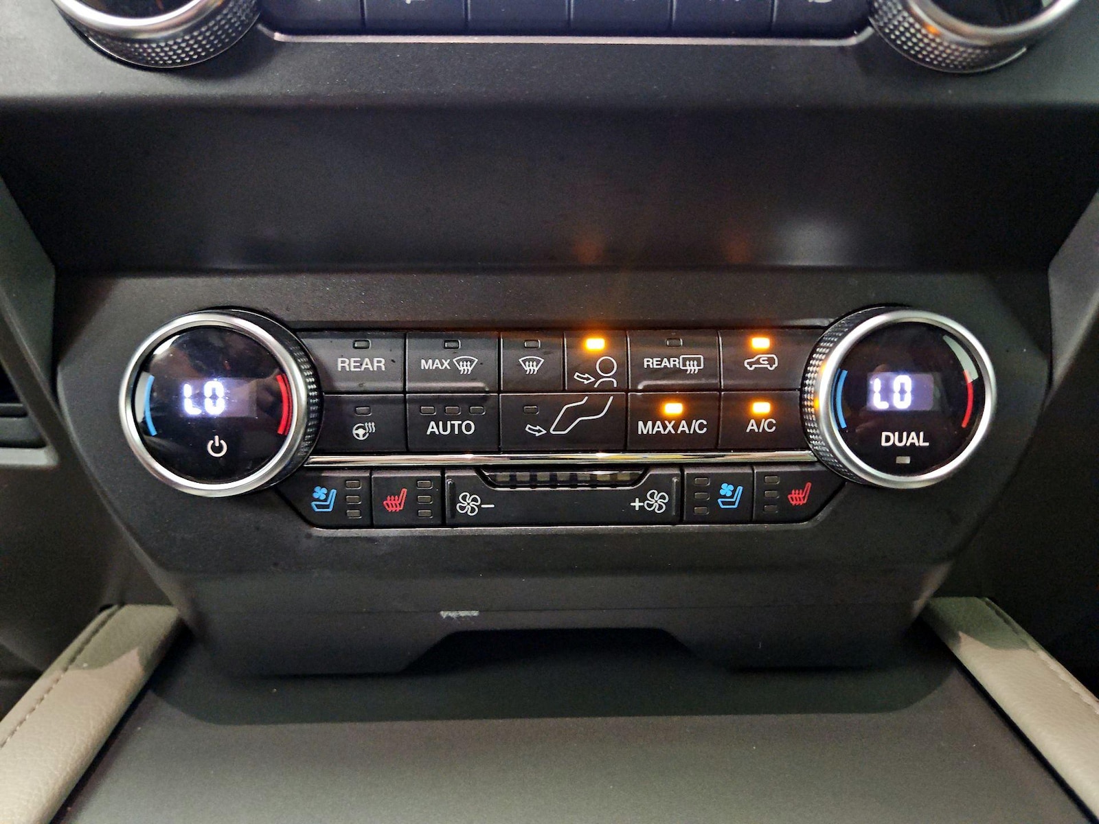 2021 Ford Expedition XLT - Photo 17