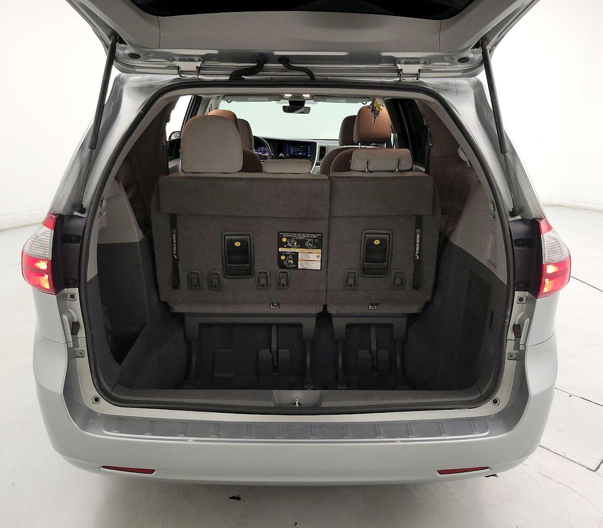 Trunk/Cargo (Seats Up)