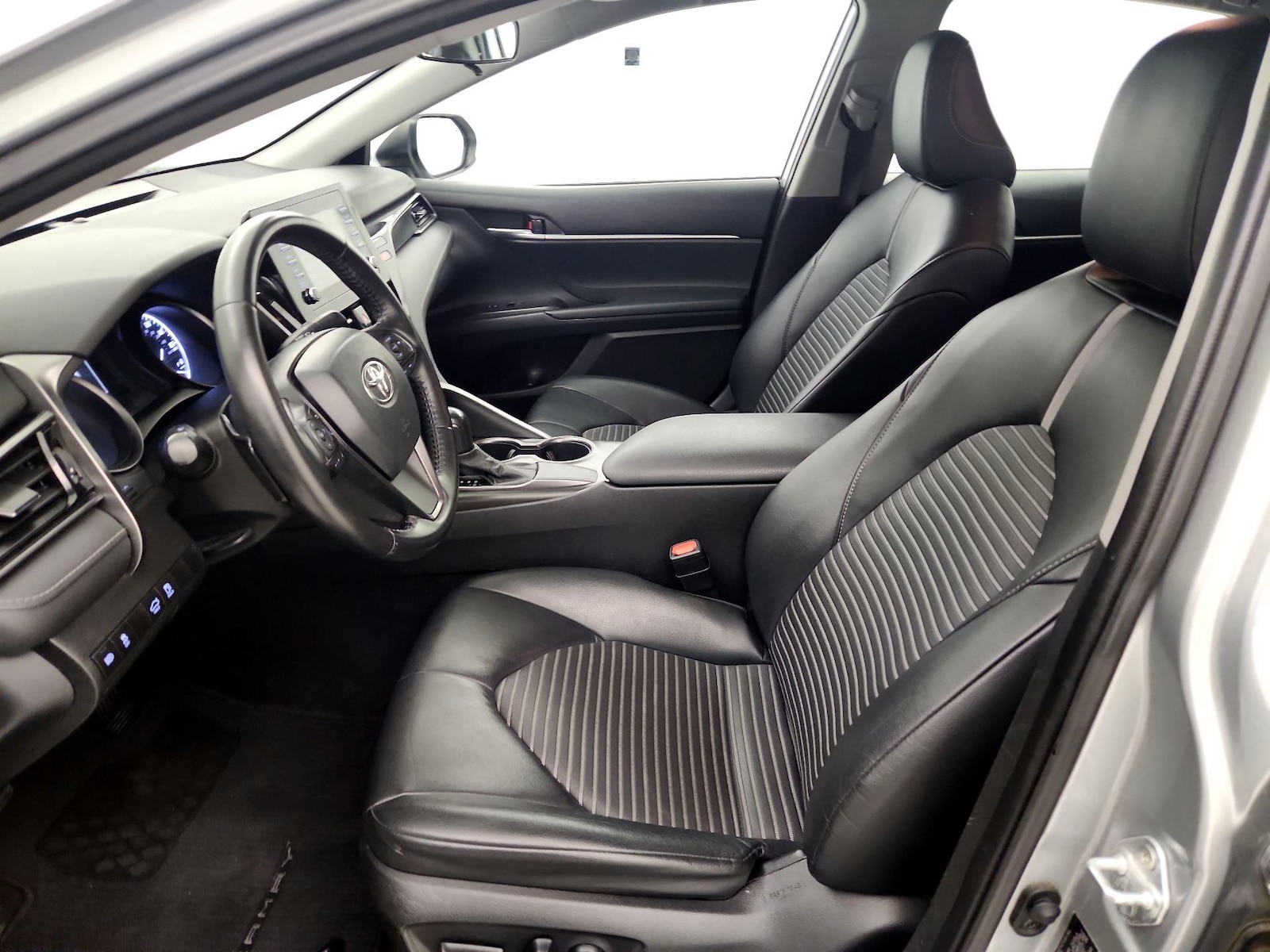 Power Seat(s) & Side Airbags