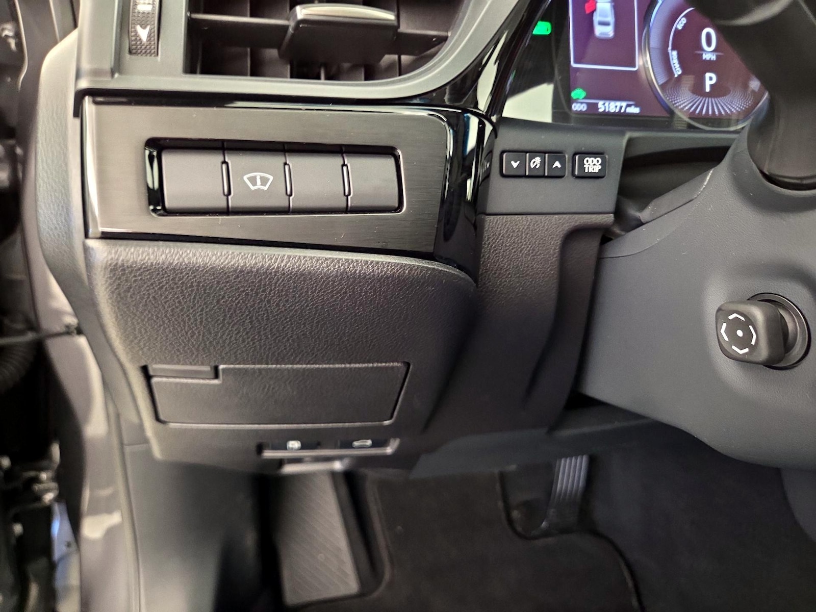 2024 Lexus ES Hybrid 300h - Photo 14