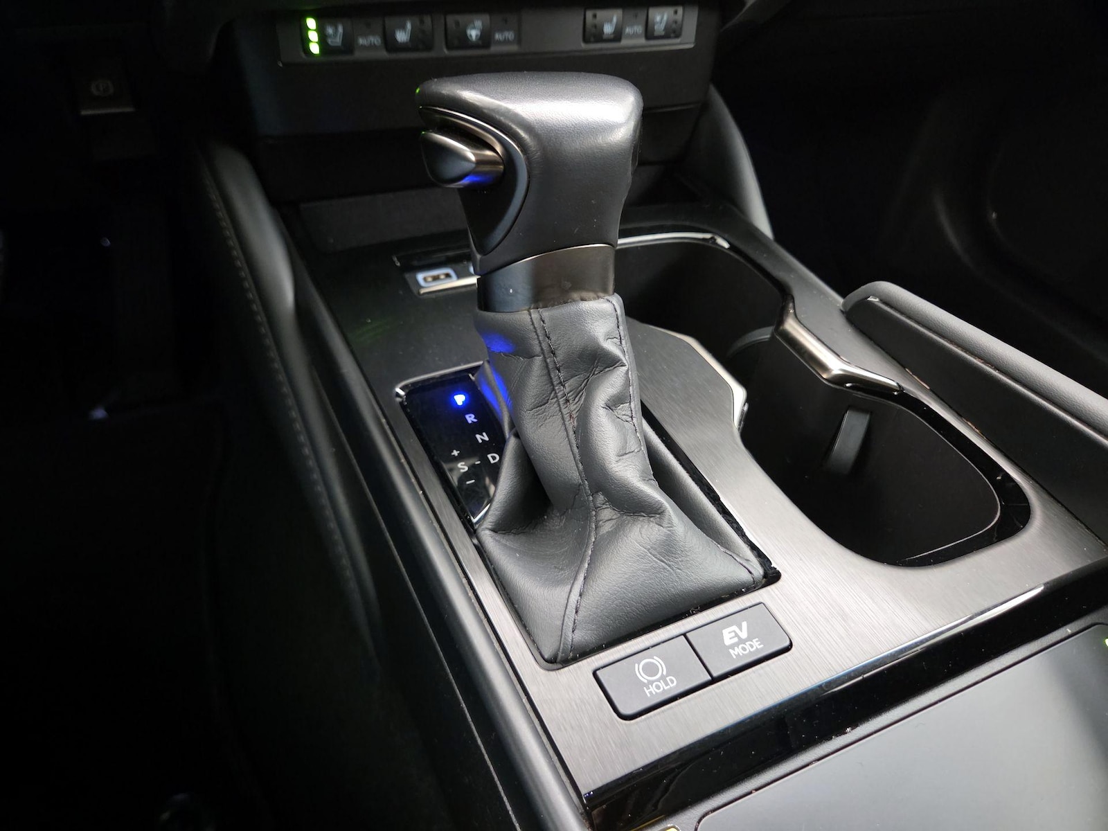 2024 Lexus ES Hybrid 300h - Photo 19