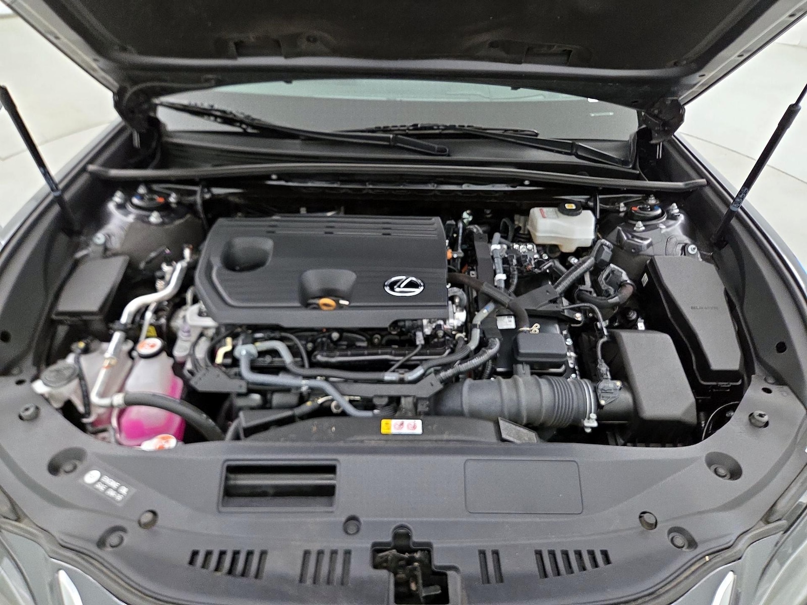 2024 Lexus ES Hybrid 300h - Photo 24