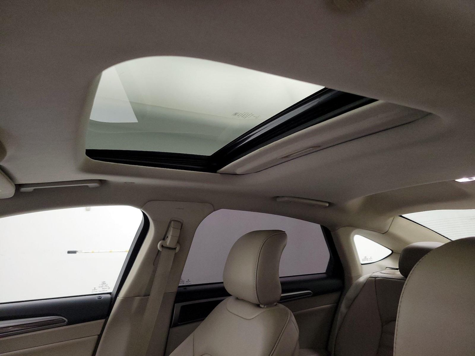 Sunroof(s) & Overhead Airbags
