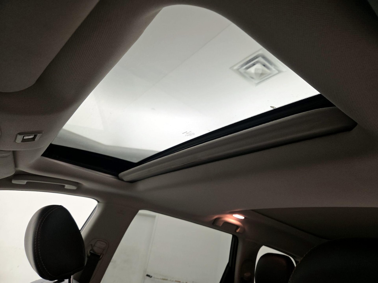 Sunroof(s) & Skylight(s)
