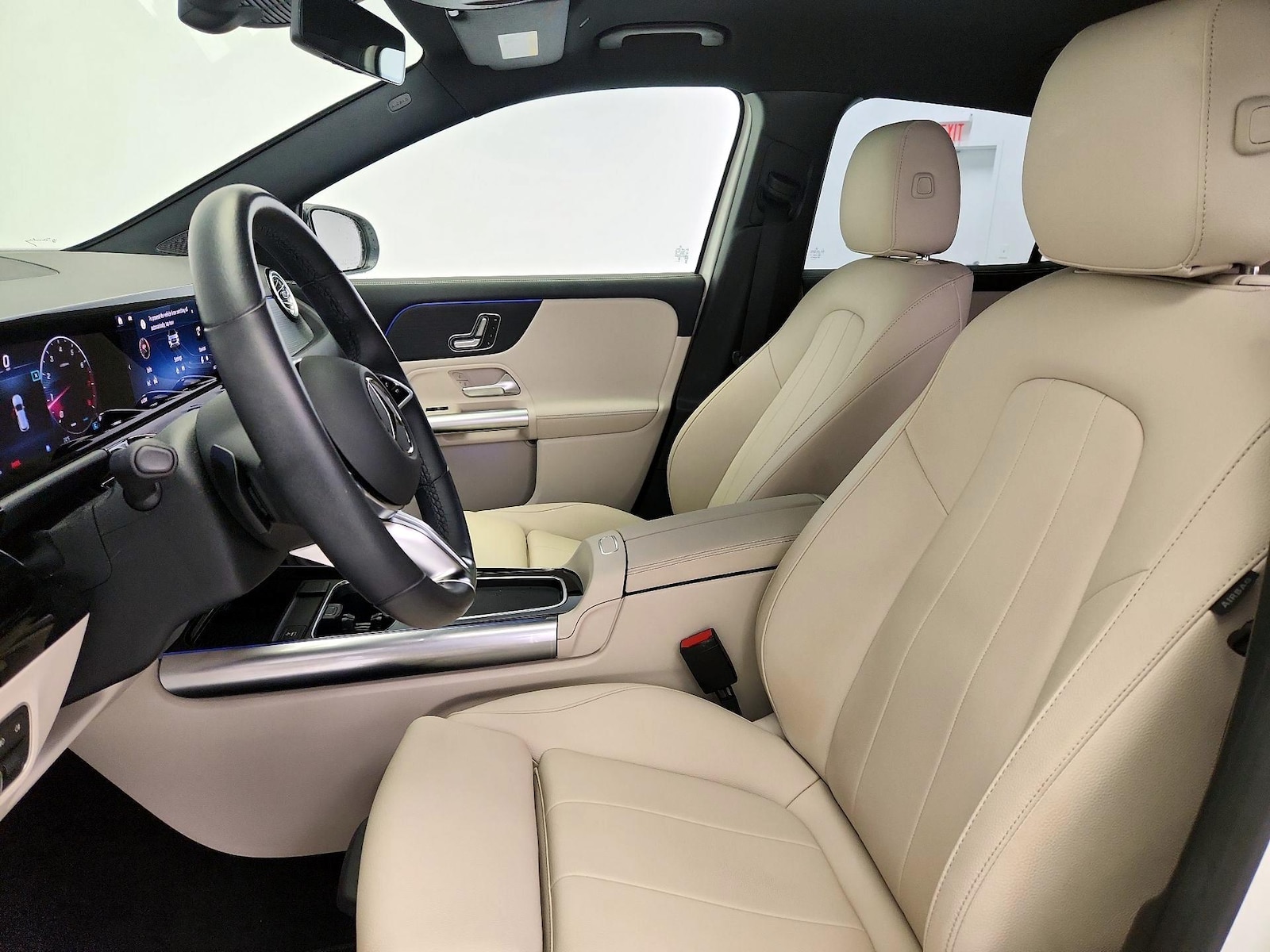 Side Airbags & Leatherette Seats