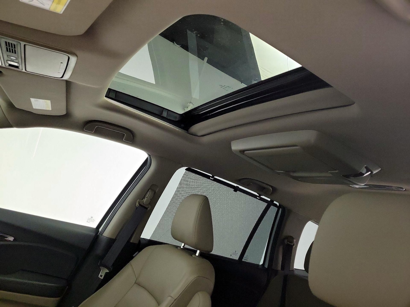 Sunroof(s) & Overhead Airbags