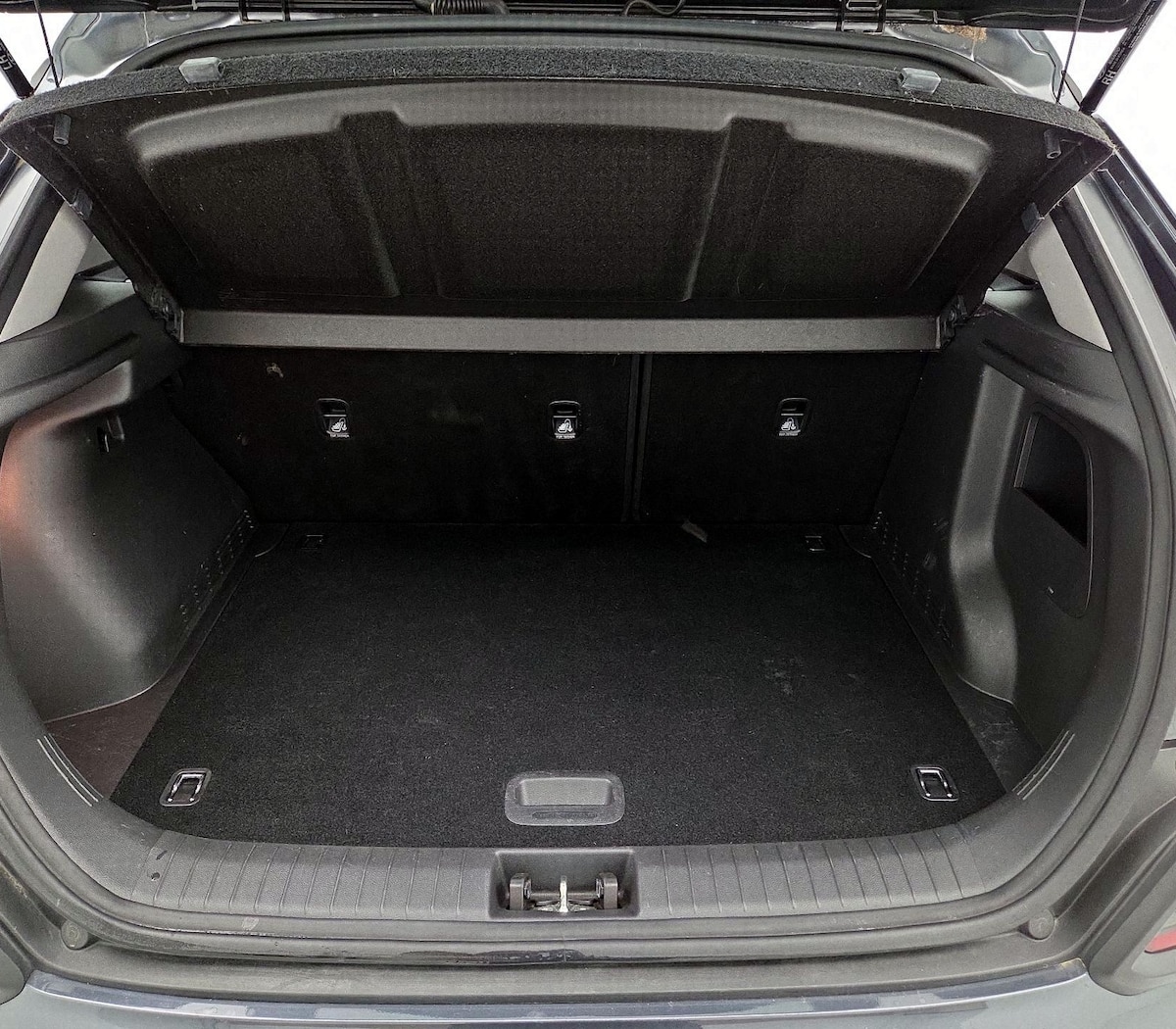 Trunk/Cargo (Seats Up)