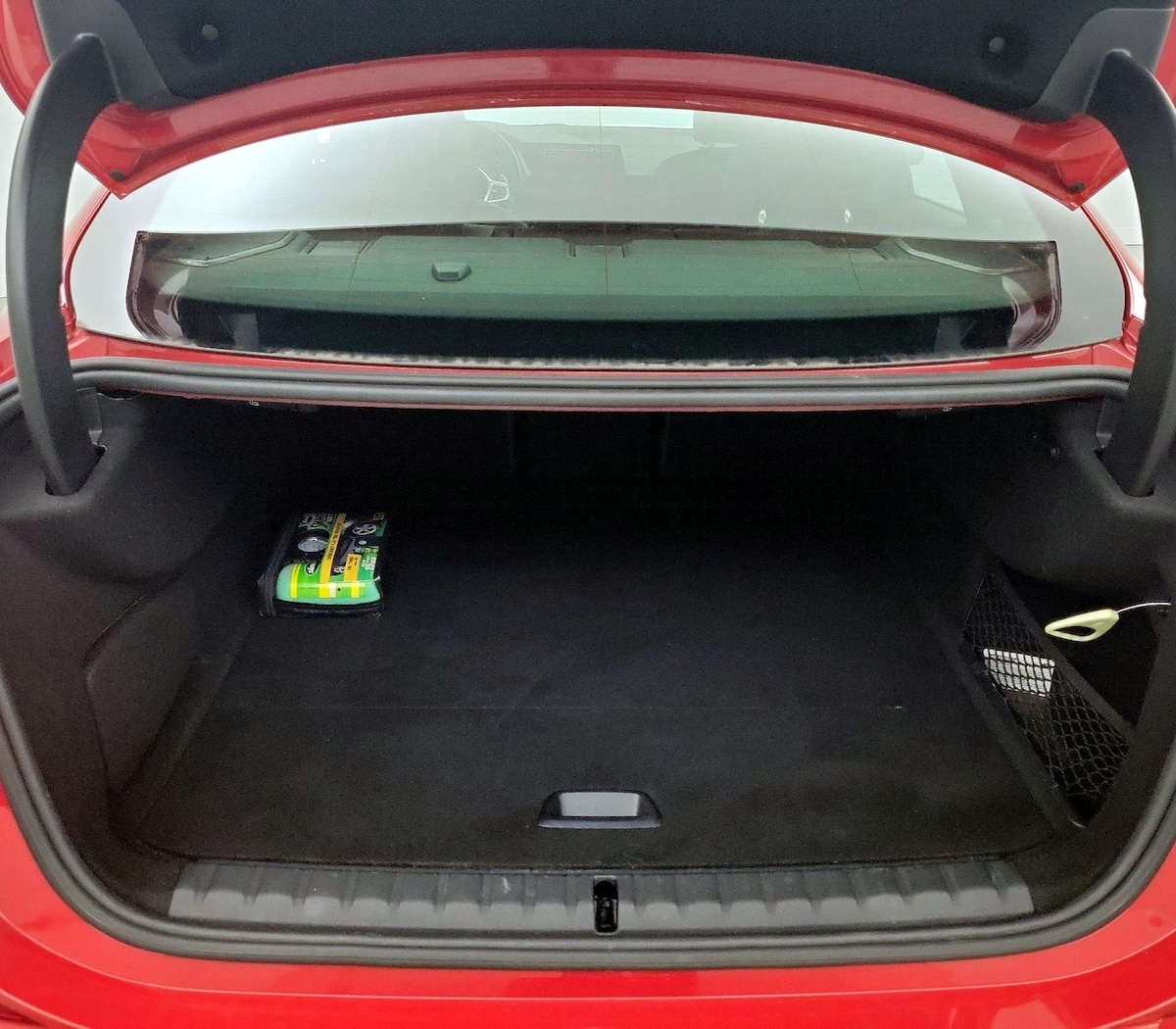 Trunk/Cargo (Seats Up)