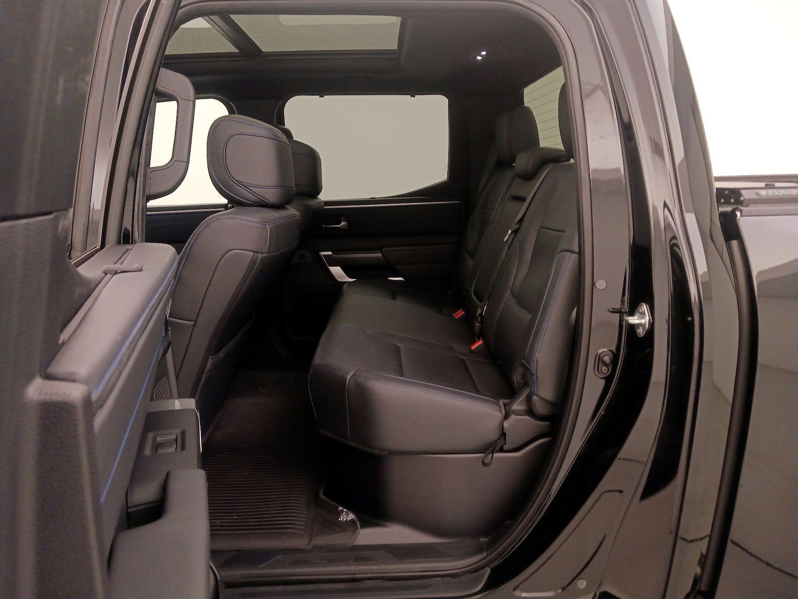 Rear A/C Seat(s)